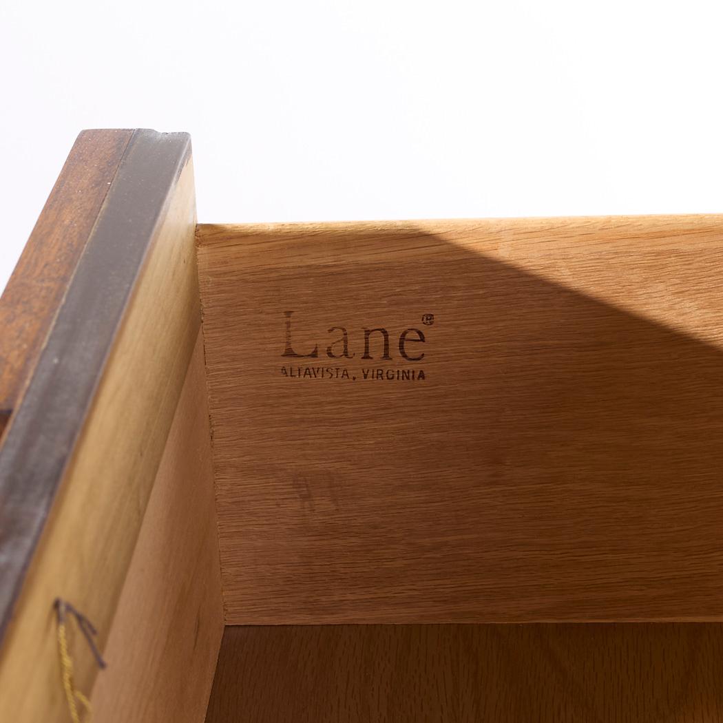 Lane Staccato Brutalistische Mid-Century-Hochkommode aus Nussbaumholz (Walnuss) im Angebot