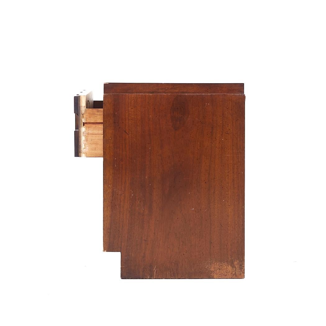 Lane Staccato Brutalist Mid Century Walnut Nightstand In Good Condition For Sale In Countryside, IL