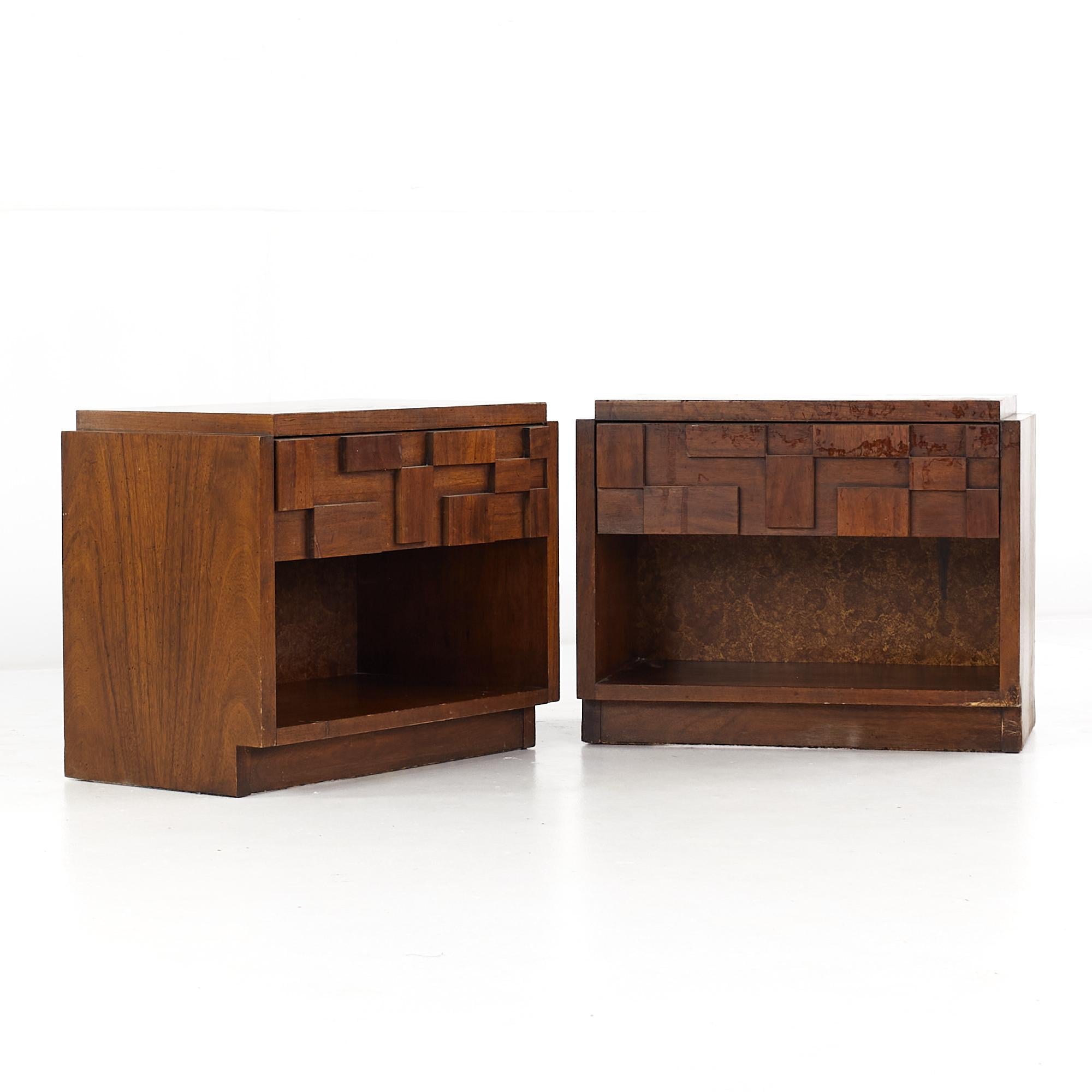 Lane Staccato Brutalist Mid Century walnut nightstands - pair

Each nightstand measures: 28 wide x 16 deep x 22.25 inches high

All pieces of furniture can be had in what we call restored vintage condition. That means the piece is restored upon