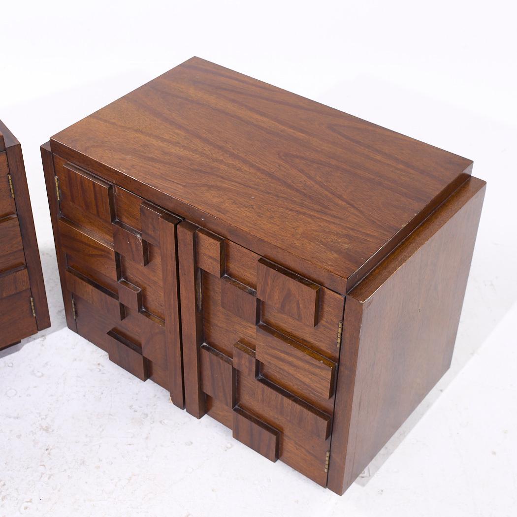 Mesillas de noche Lane Staccato Mid Century Brutalist Nogal - Pareja en venta 4