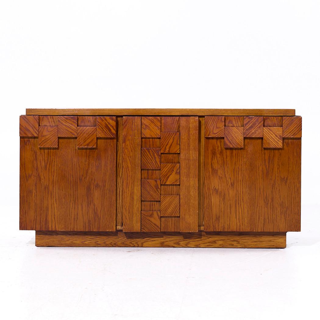 Lane Staccato Mid Century Cabinet

This cabinet measures: 54 wide x 17 deep x 27 inches high

All pieces of furniture can be had in what we call restored vintage condition. That means the piece is restored upon purchase so it’s free of watermarks,