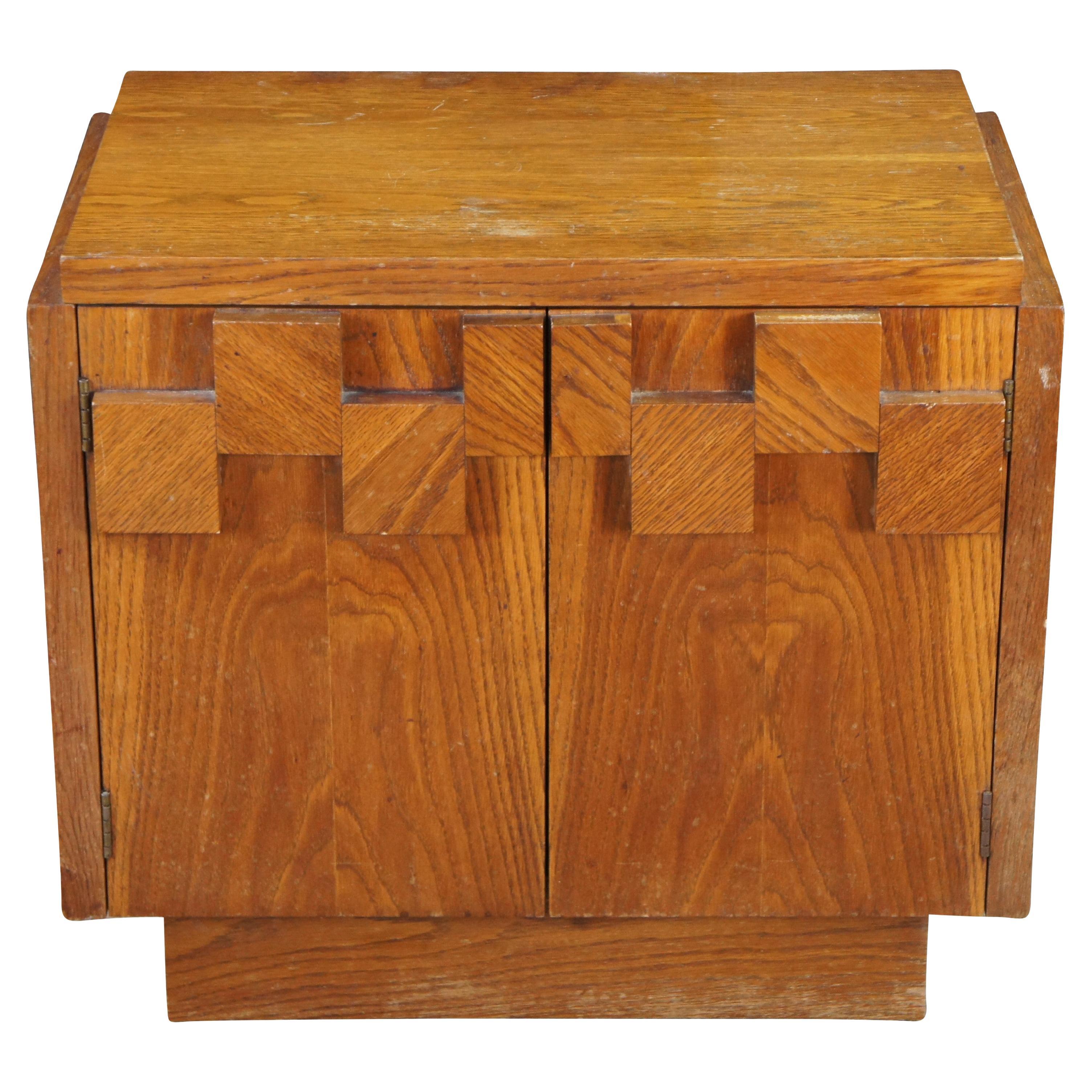 Lane Staccato Mid Century Modern Oak Brutalist Nightstand Cabinet Side Table For Sale