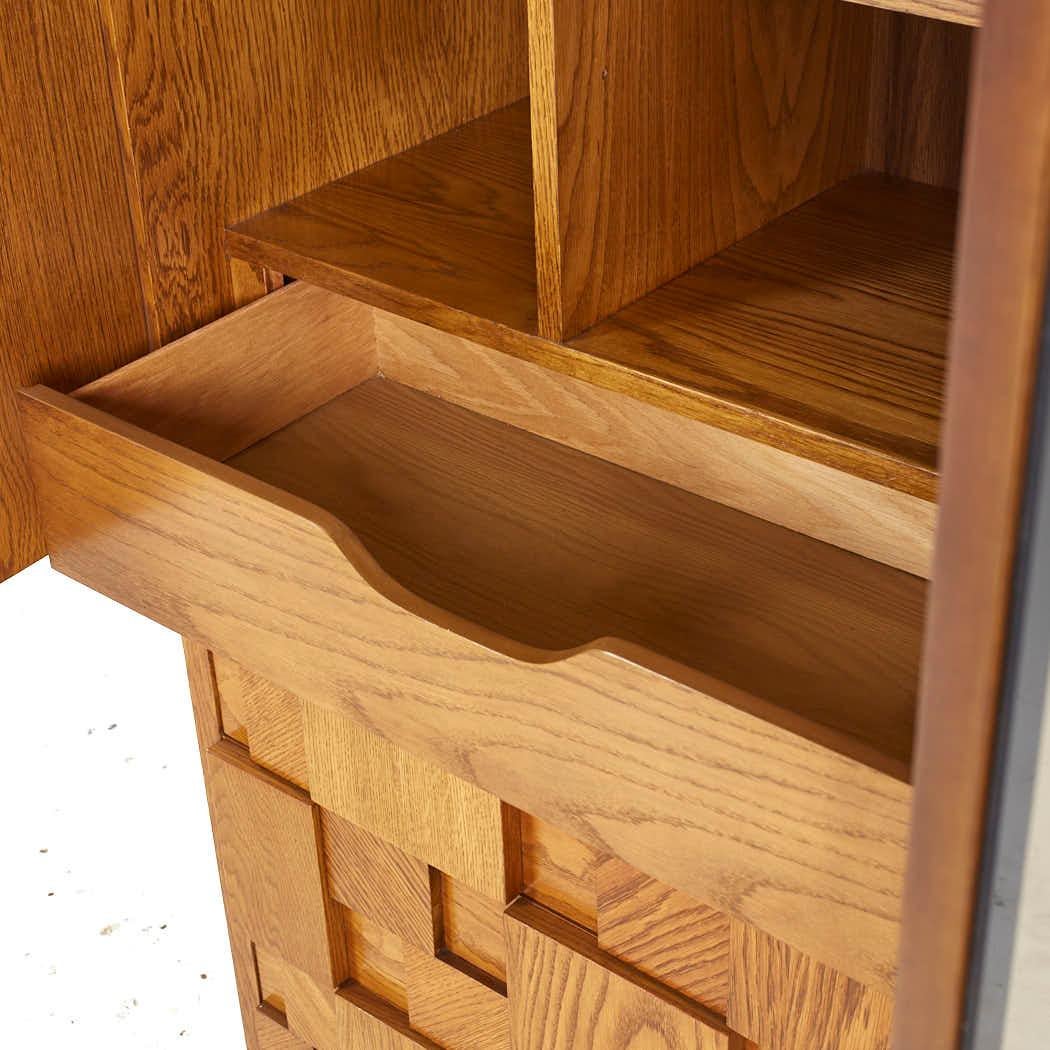 Lane's Staccato Mid Century Oak Brutalist Armoire Mirrored in vendita 1