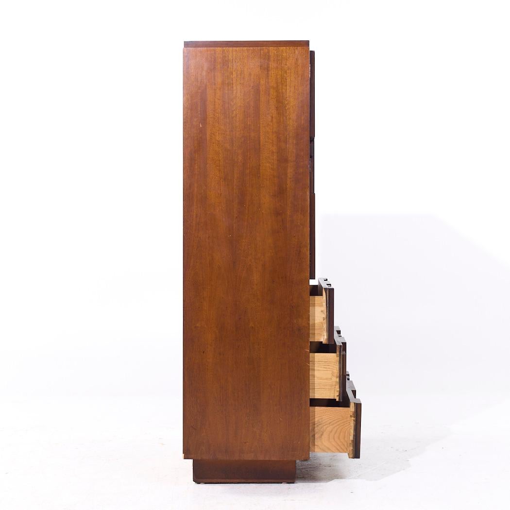 Armario Alto Brutalista de Nogal Lane Staccato Mid Century Estadounidense en venta