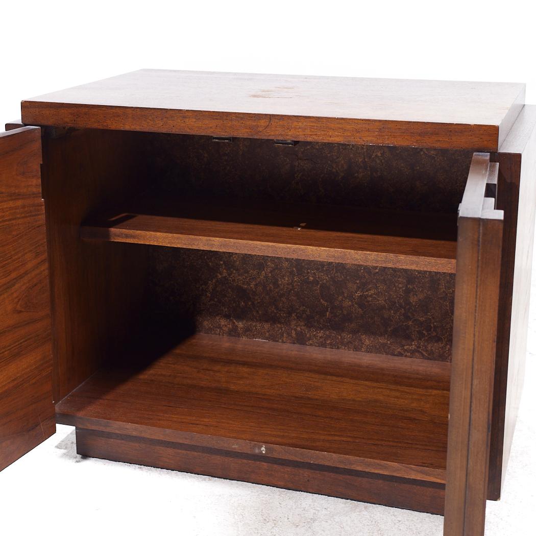 Lane Staccato Mid Century Walnut Commode Nightstand For Sale 2