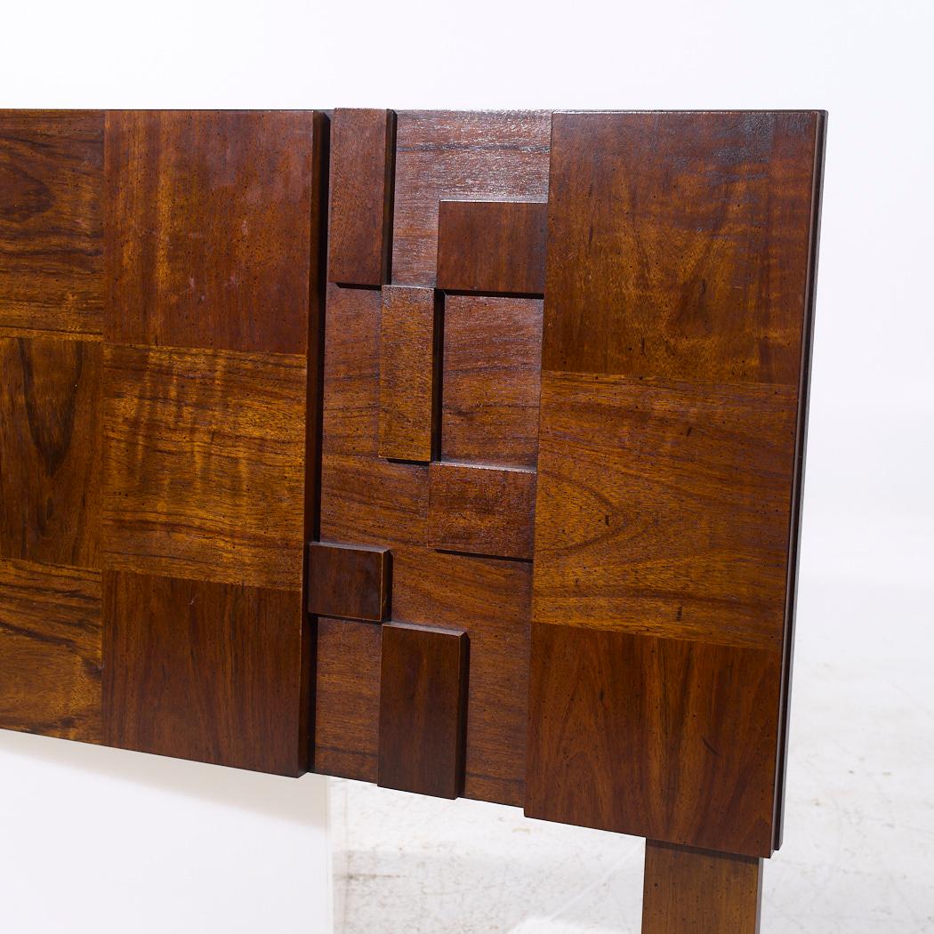 Lane Staccato Mid Century Walnut Queen Brutalist Headboard In Good Condition For Sale In Countryside, IL