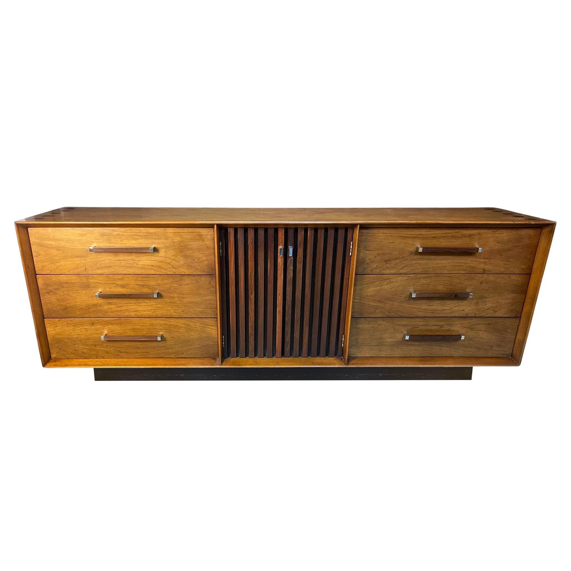Lane Tower Suite Long dresser designed by Dave Parmalee 1970's For Sale
