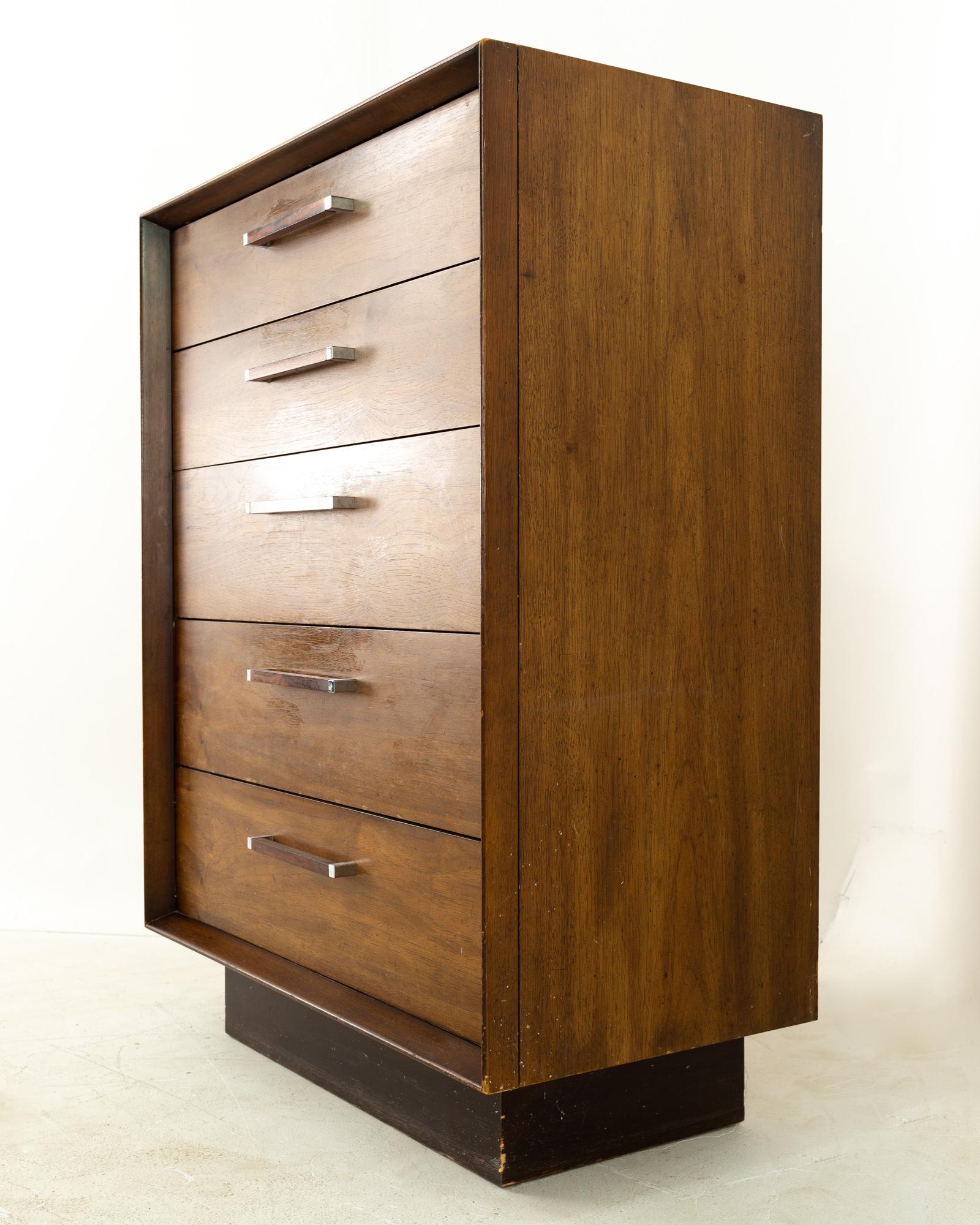 Lane Tower Suite Mid Century Walnut Rosewood Inlay 5 Drawer Highboy Dresser In Good Condition In Countryside, IL