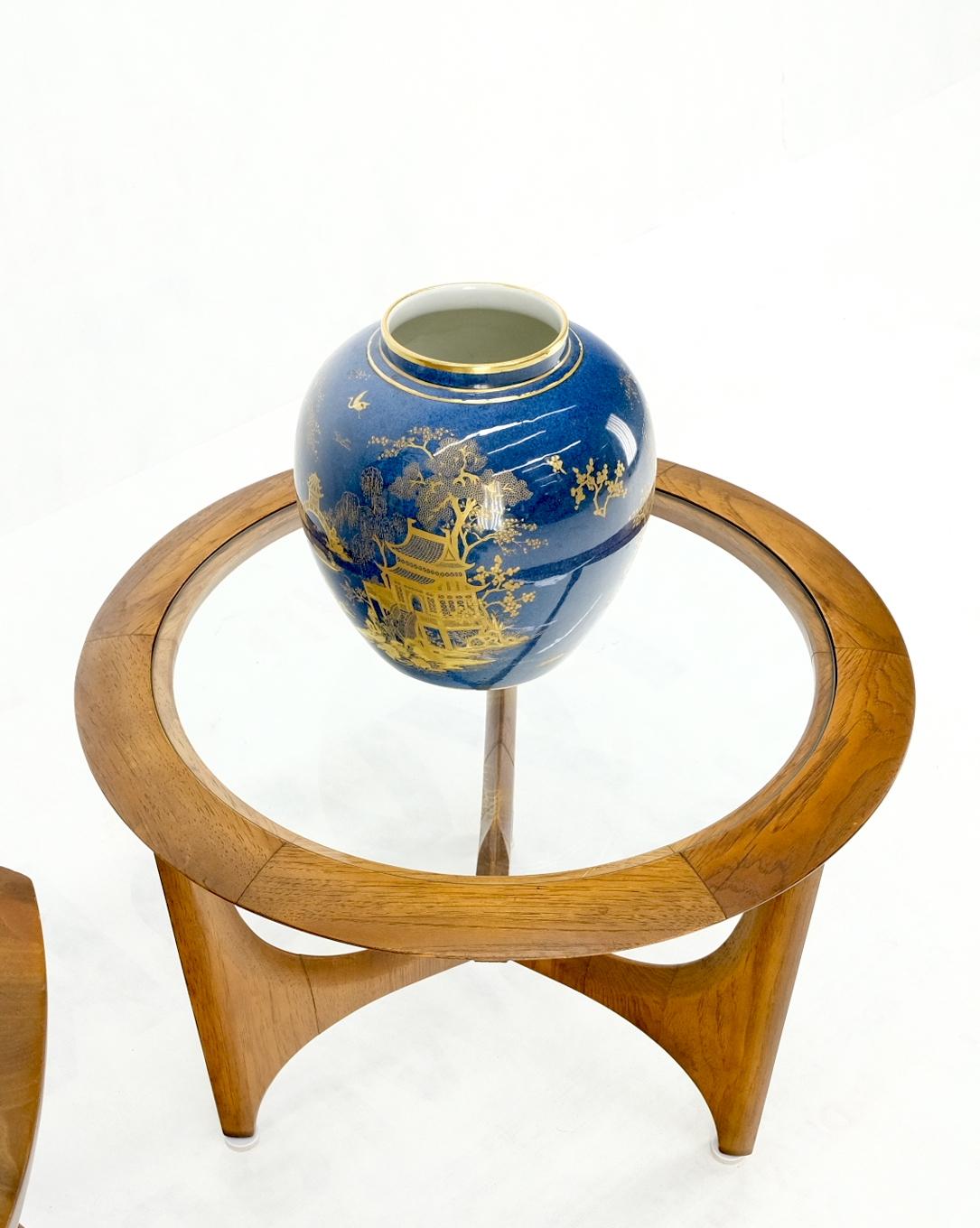 Lane Tripod Trileged Round Beveled Chestnut Bezel Glass Top Side End Table Stand For Sale 3