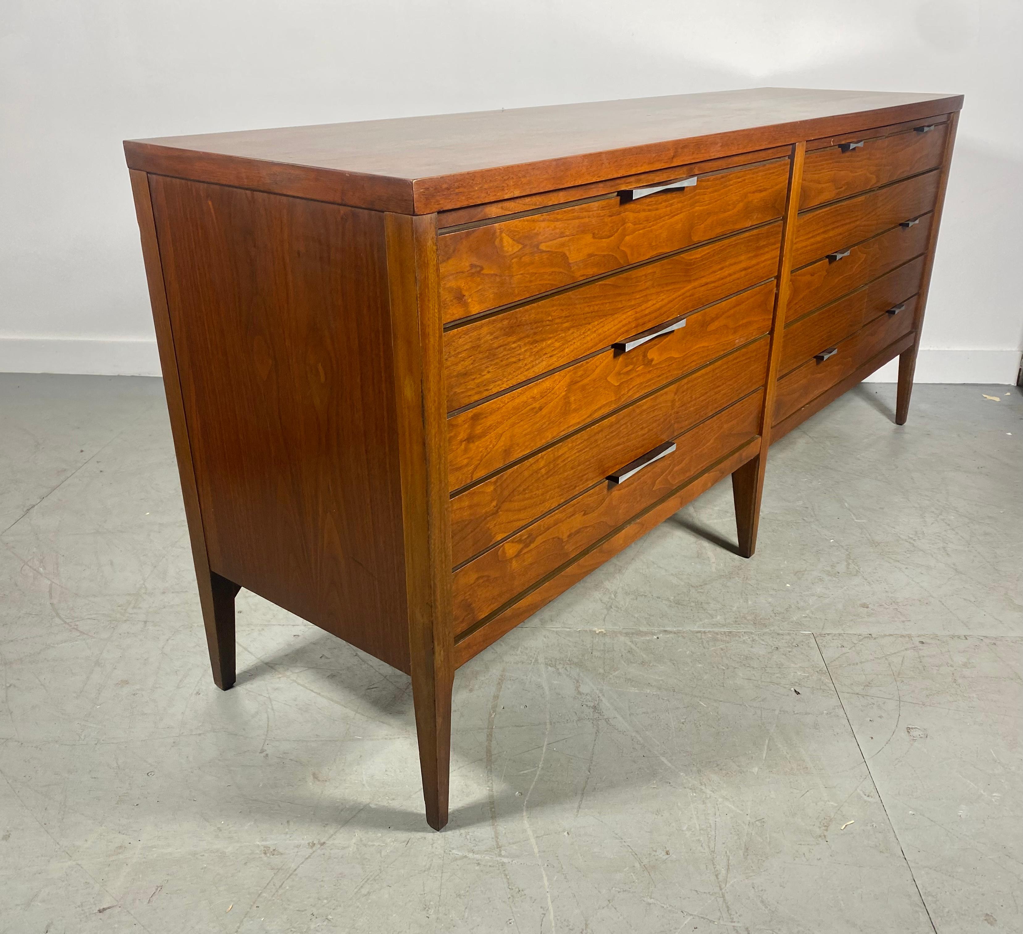 Lane Tuxedo 8 Drawer Dresser / credenza, inlay bowtie detail. ALUMINUM Bowtie hand pulls. Classic Mid-Century Modernist design, superior quality and construction, dove-tail joinery, hand delivery avail to New York City or anywhere en route