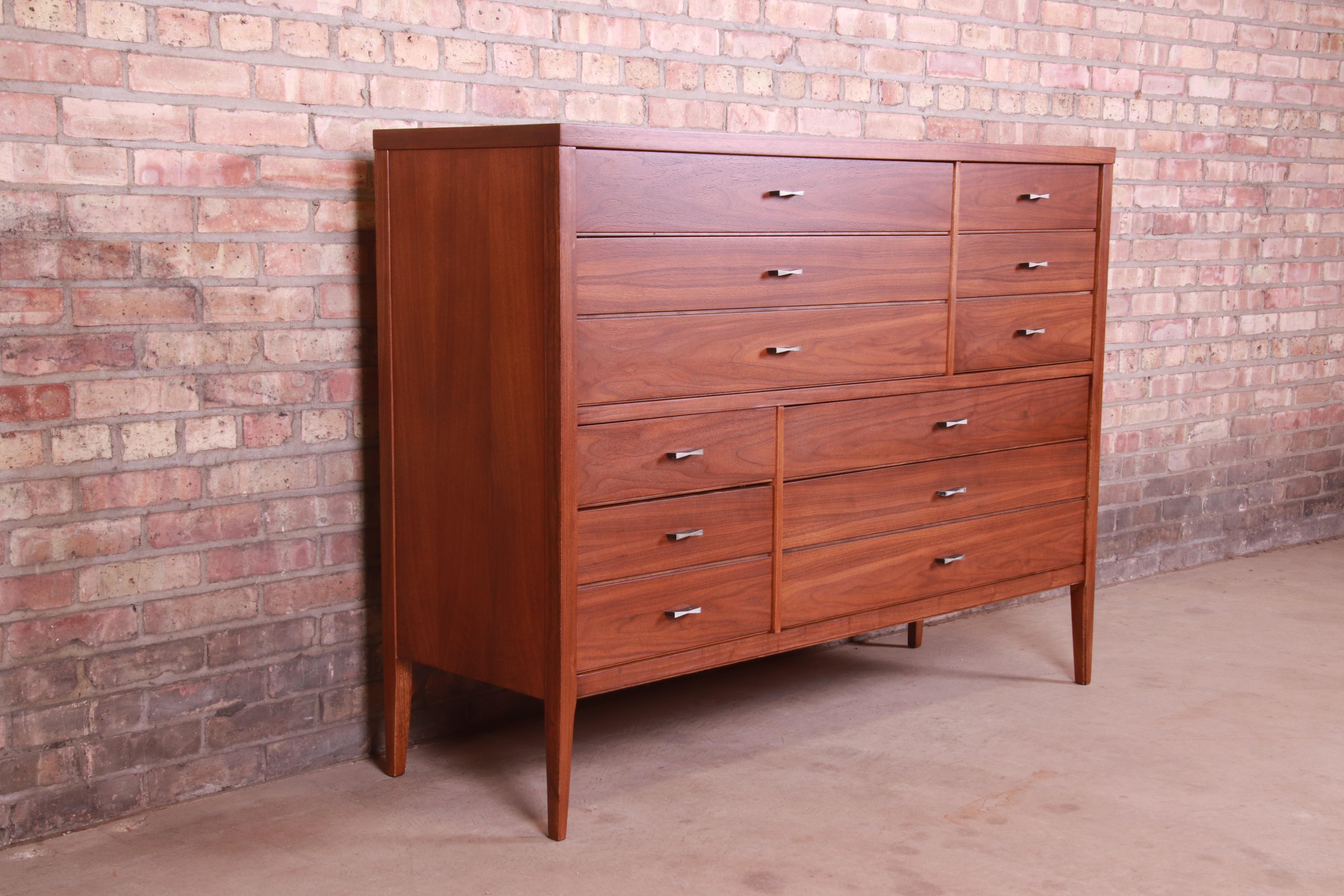 Lane Tuxedo Mid-Century Modern Walnut Gentlemen's Chest, Newly Refinished In Good Condition In South Bend, IN