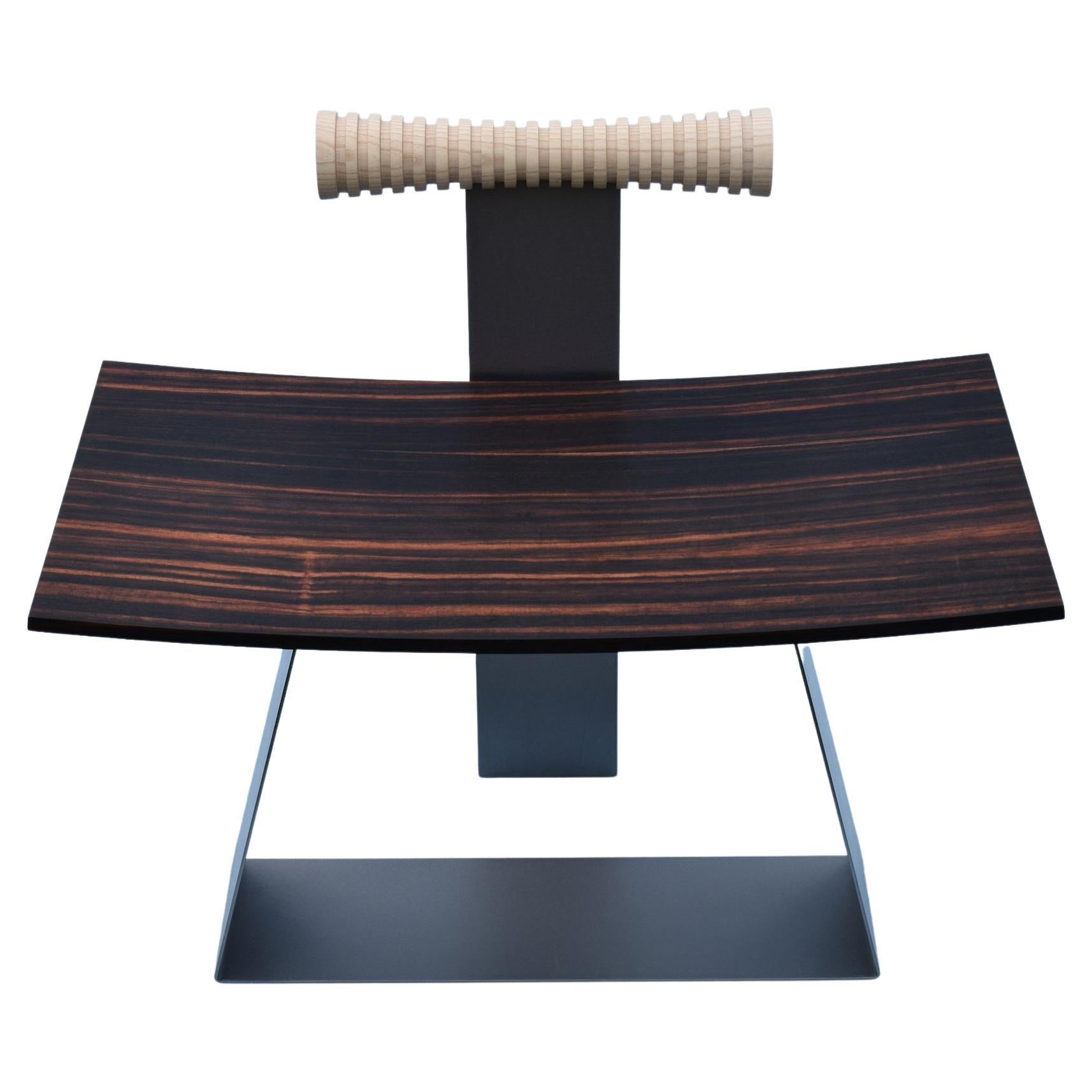 Sedia scultorea contemporanea Lāni Ebony di VUUV Works