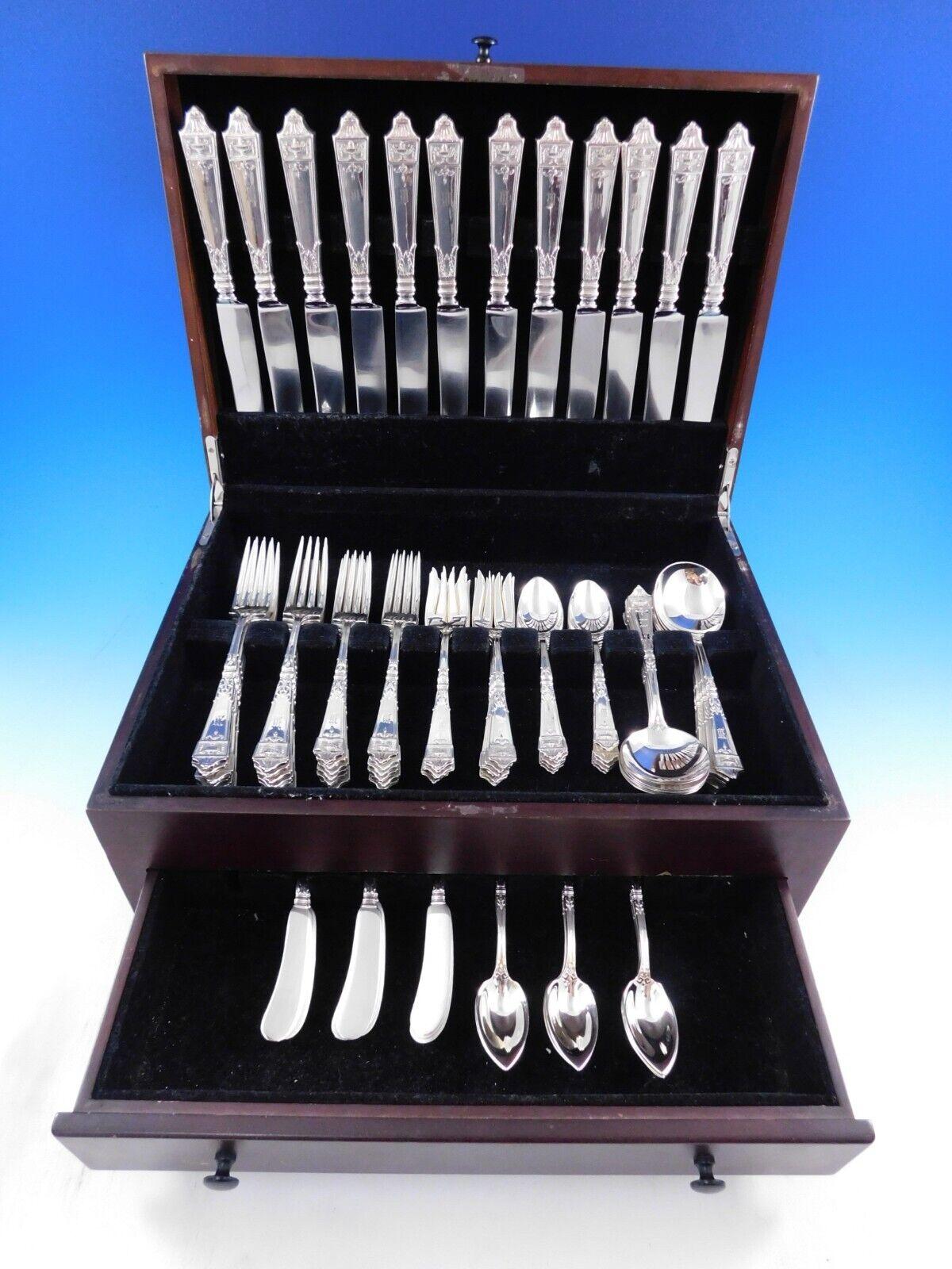 Set di posate in argento sterling Lansdowne by Gorham - 96 pezzi. Questo set comprende:

12 coltelli da pranzo, 9 1/2