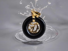 Lantau Zhong Onyx noir Dragon Donut 16mm Pendentif (avec or jaune massif 14K)