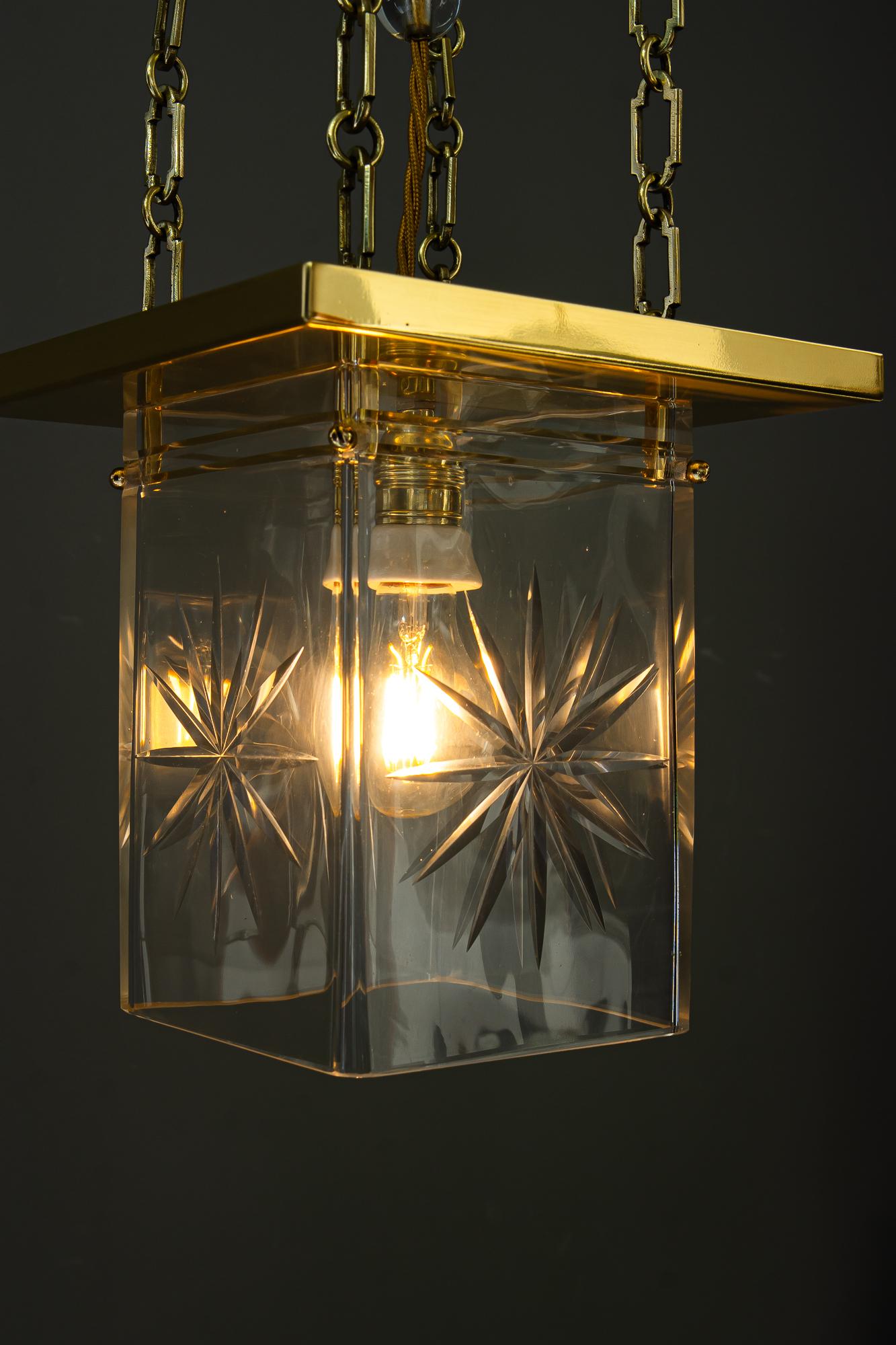 Farol art deco con pantalla original de cristal tallado antiguo viena alrededor de 1920 en venta 3
