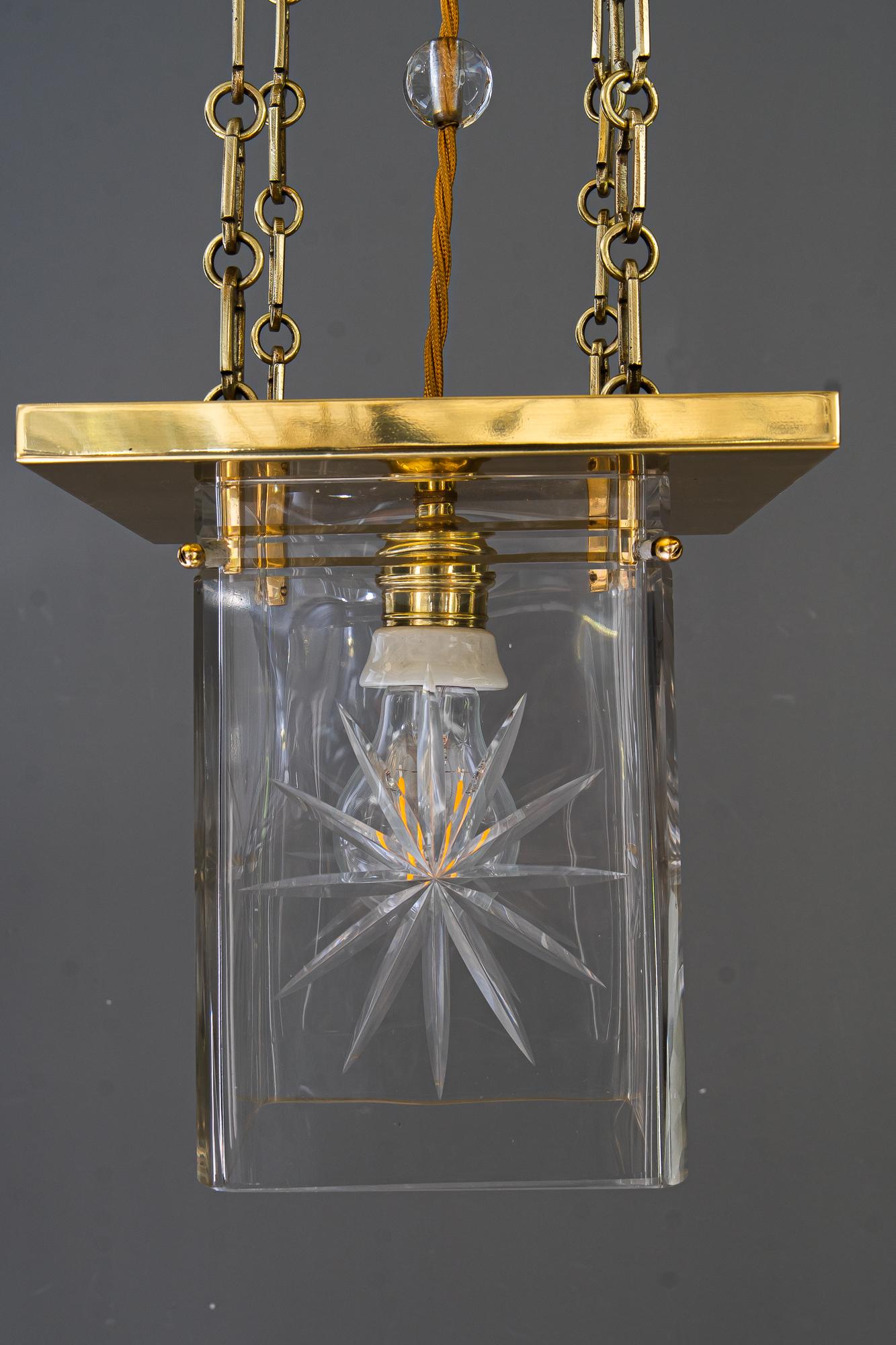 Farol art deco con pantalla original de cristal tallado antiguo viena alrededor de 1920 Art Decó en venta