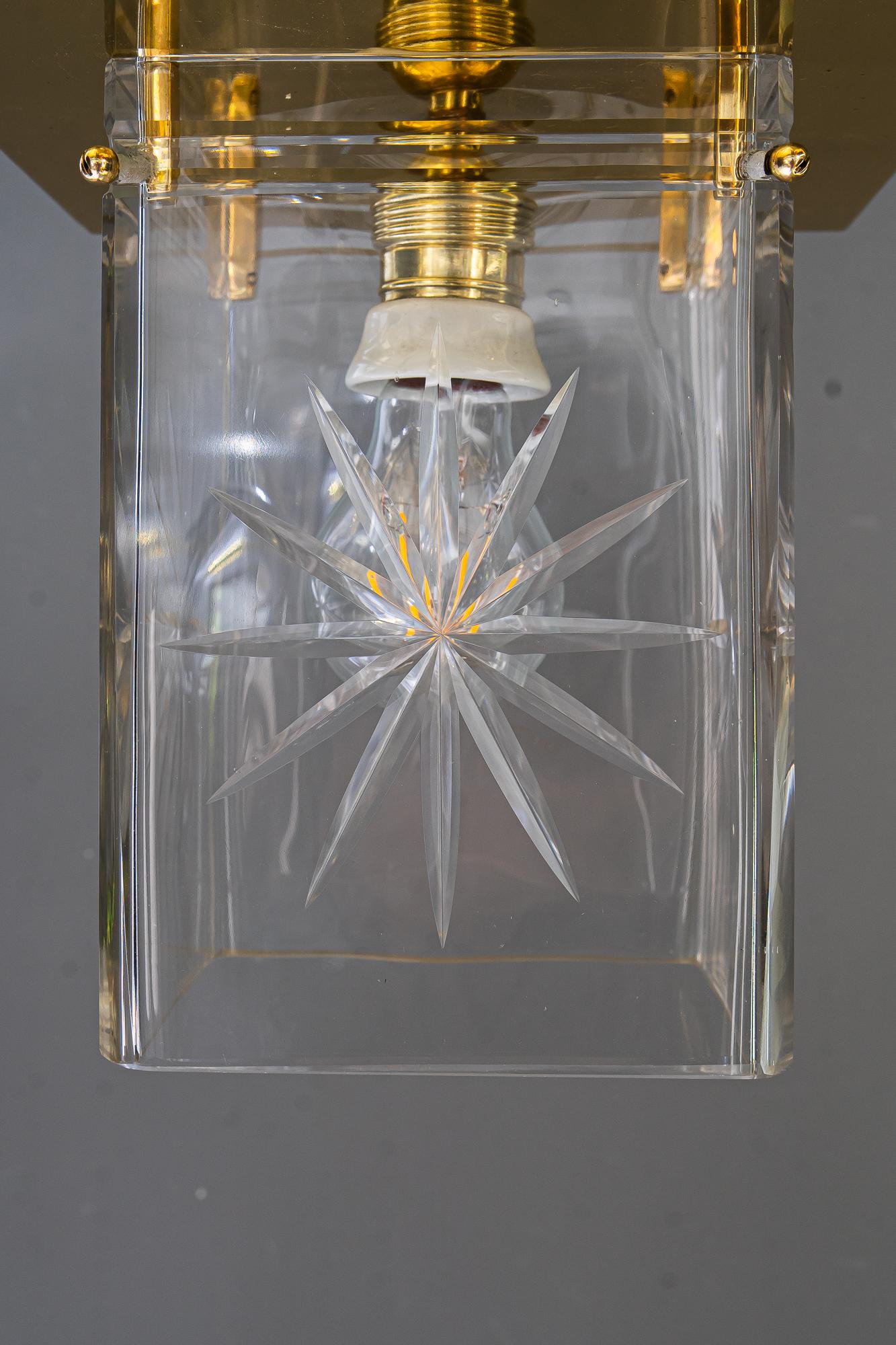 Farol art deco con pantalla original de cristal tallado antiguo viena alrededor de 1920 Lacado en venta