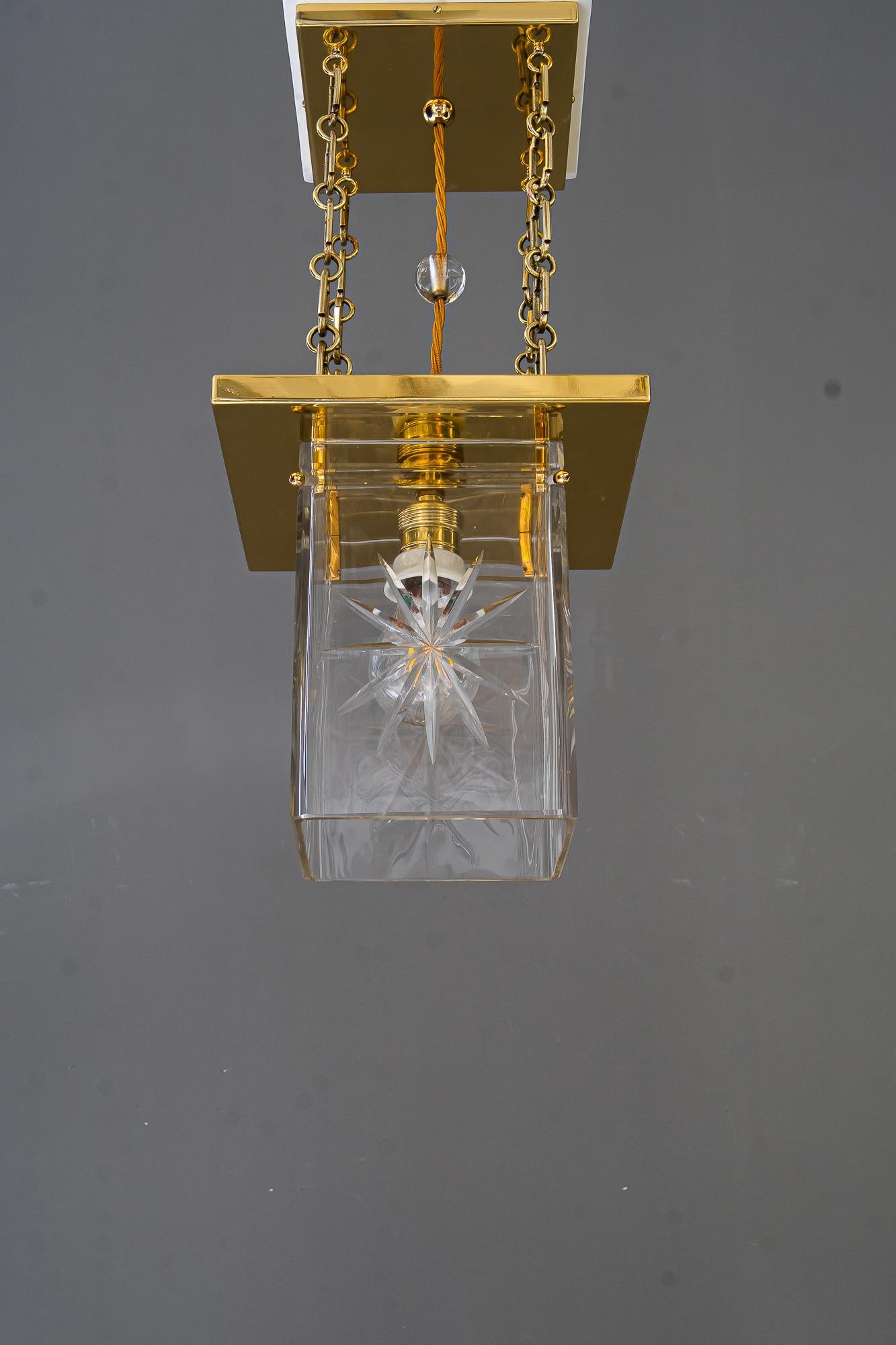 Farol art deco con pantalla original de cristal tallado antiguo viena alrededor de 1920 principios del siglo XX en venta