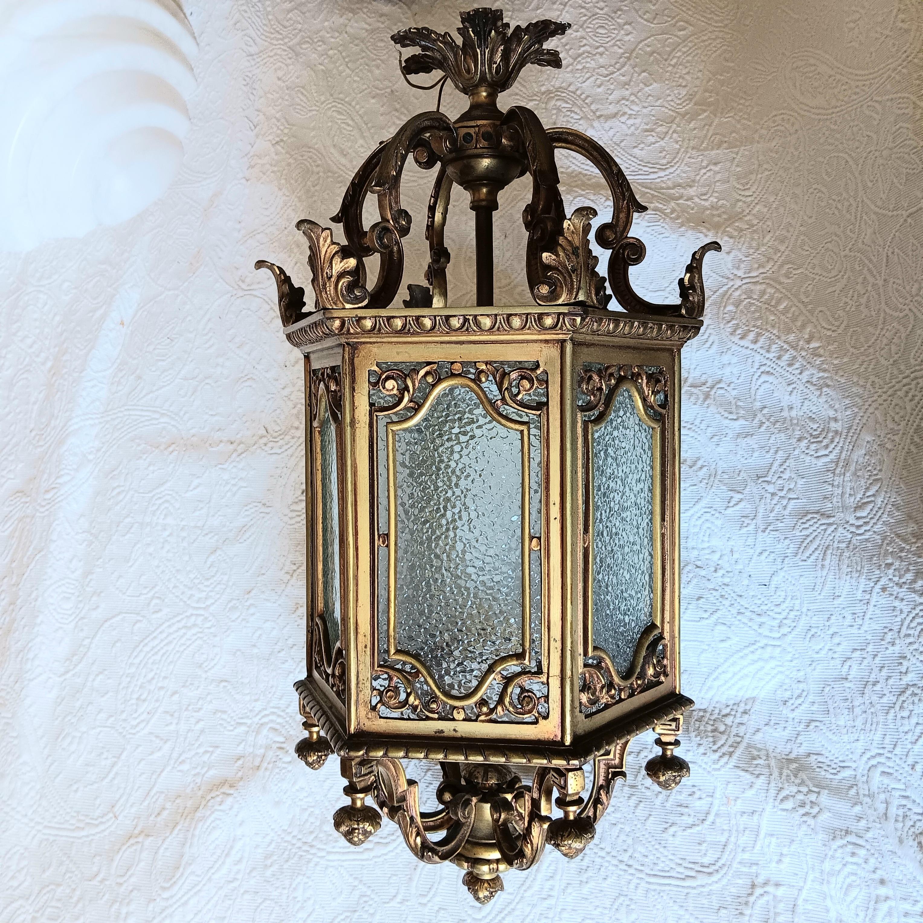 Lantern Elegant Bronze  and Glass Hexagonal Early 20th Century, France In Excellent Condition For Sale In Mombuey, Zamora