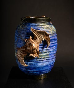 Jarrón Art Nouveau en forma de farol con murciélagos y luna de Edmond Lachenal