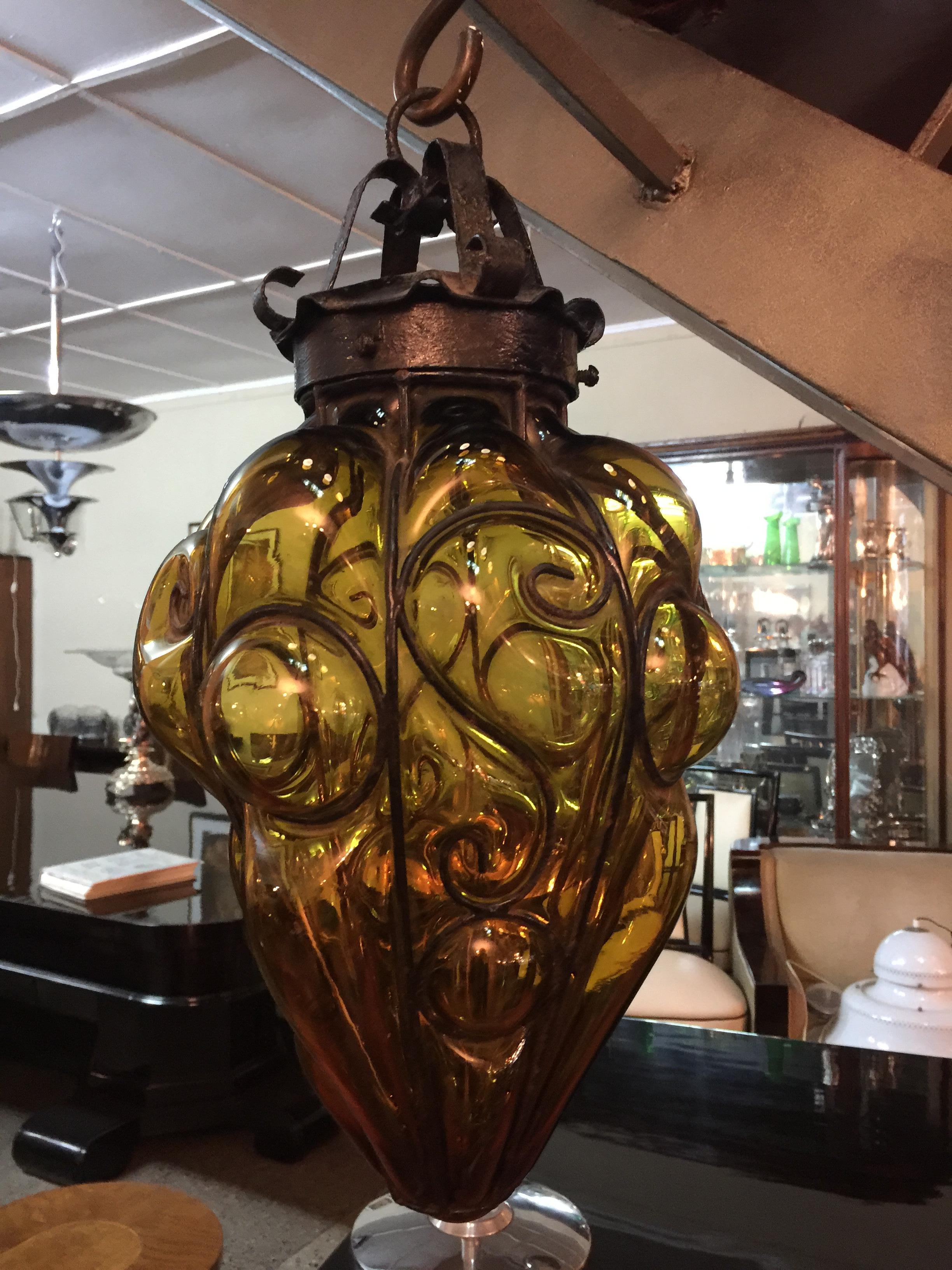 Lantern Style, Jugendstil, Art Nouveau, Liberty, French, 1900 in Iron and Murano In Good Condition For Sale In Ciudad Autónoma Buenos Aires, C
