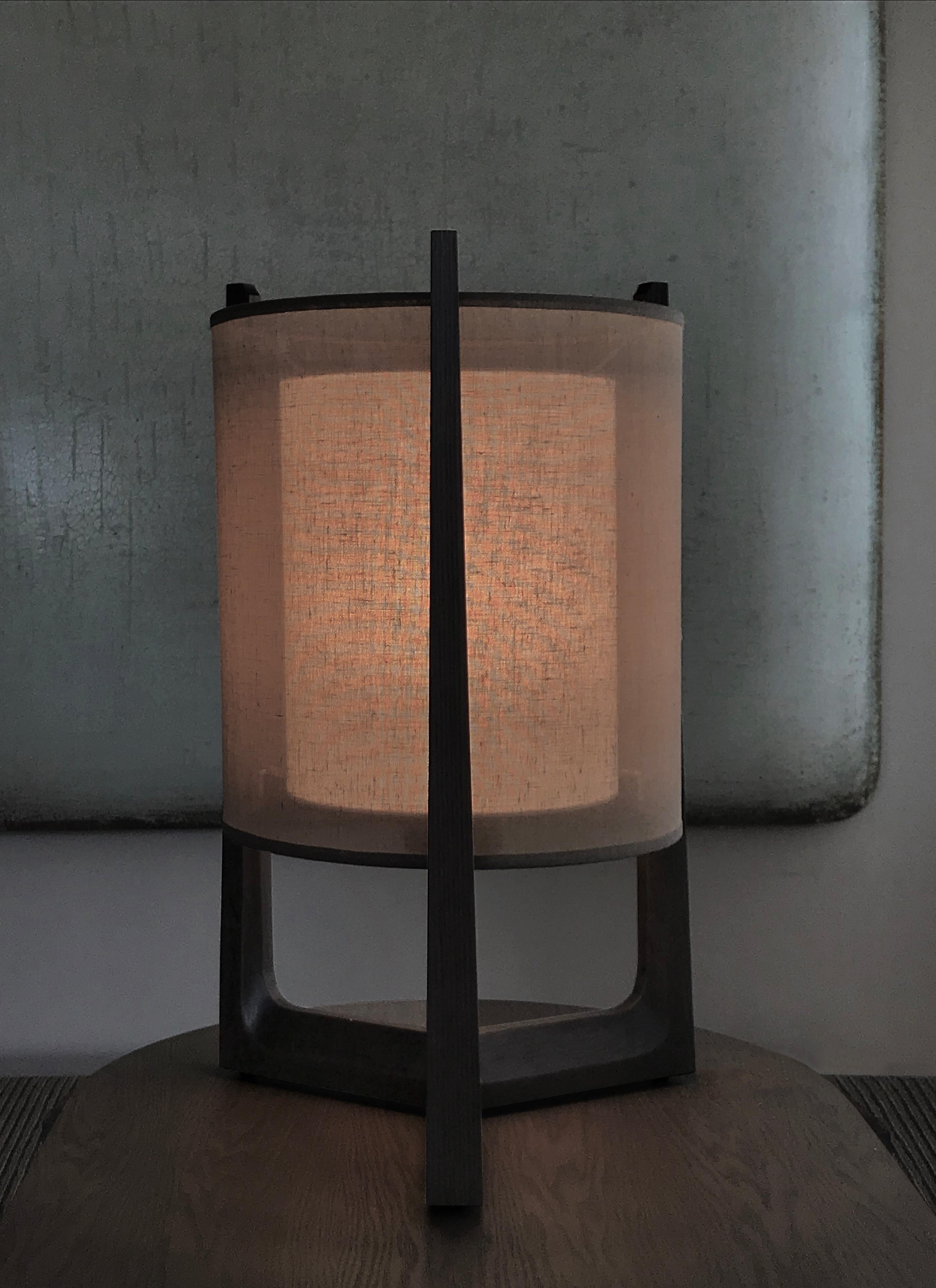 Chinois Lanterne de chevet en bois Lampe de table ronde Interlock André Fu Living Modern Oak New en vente