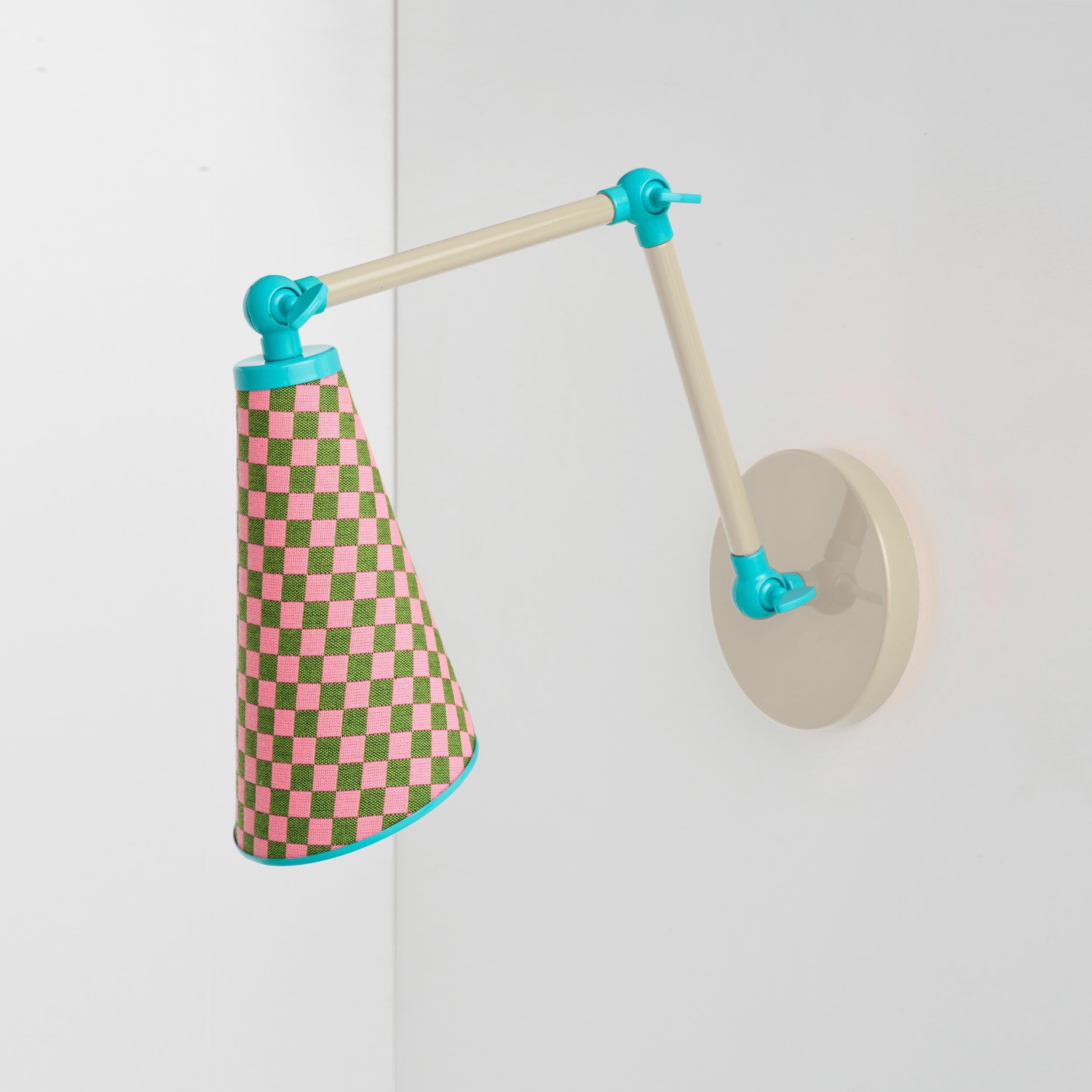 Oggetti in metallo Lanterna Sconce in rosa di Merve KAHRAMAN, tessuto a scacchi e metallo verniciato in vendita