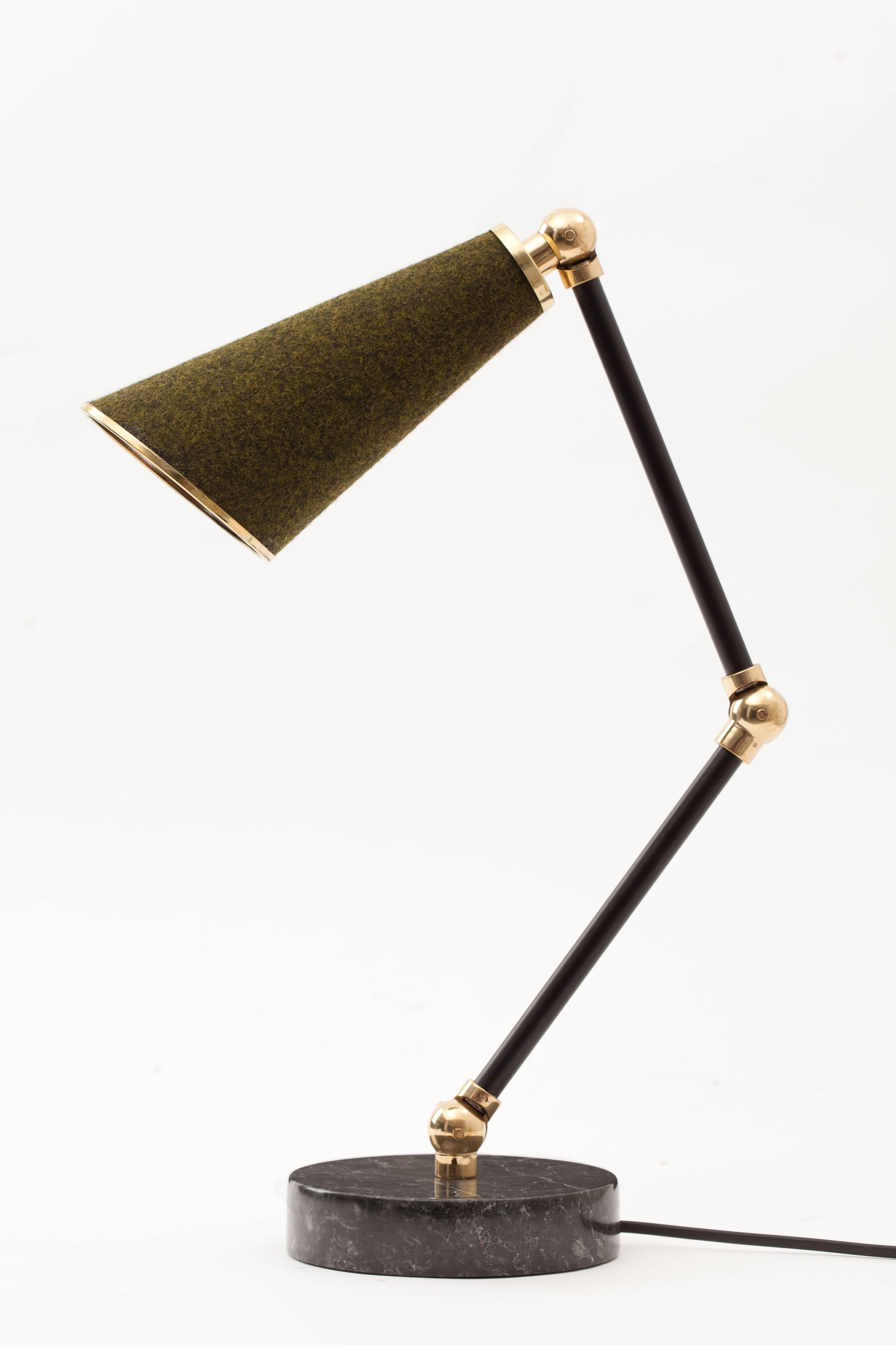 Lanterna Table Lamp in Carrara Marble, Cork and Copper with Adjustable Arms  im Angebot 4