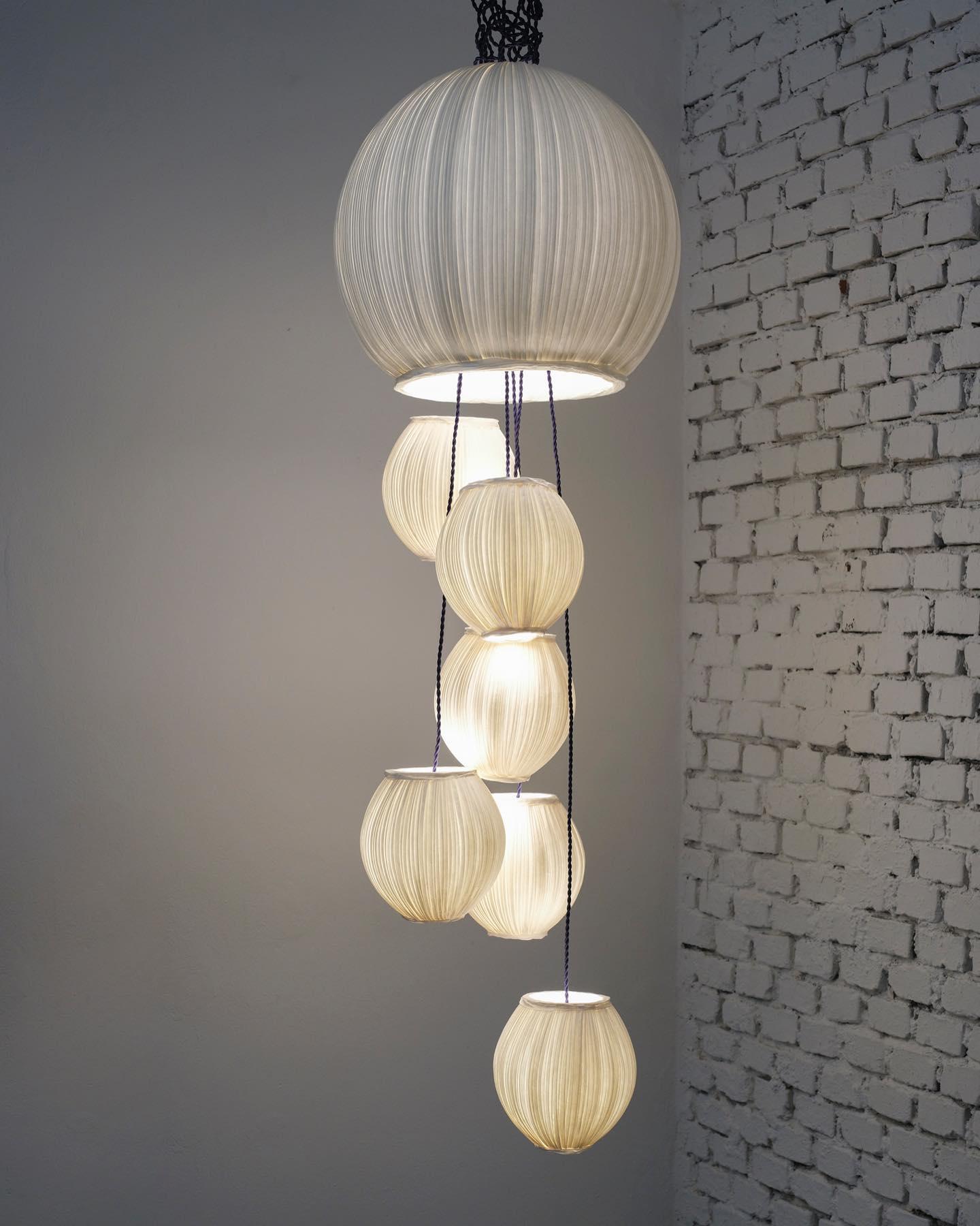 Lámpara de suspensión de papel Lanterne de Papier à êtres Francés en venta