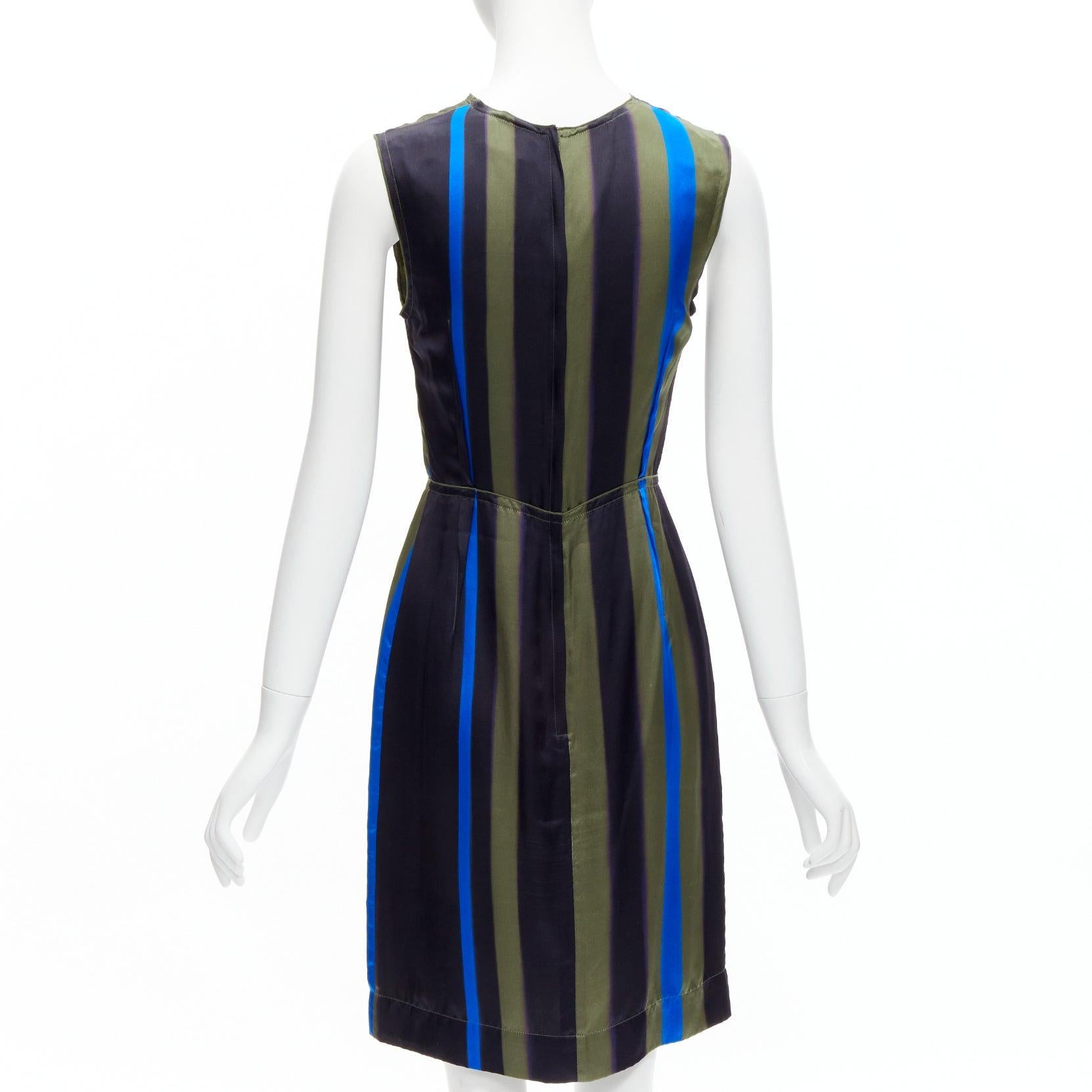 LANVIN 100% soie bleu kaki abstrait robe à pinces inversées FR36 S
Référence : LNKO/A02191
Marque : Lanvin
Designer : Alber Elbaz
MATERIAL : Soie
Couleur : Multicolore
Motif : Abstrait
Fermeture : Zip
Doublure : Soie verte
Détails supplémentaires :
