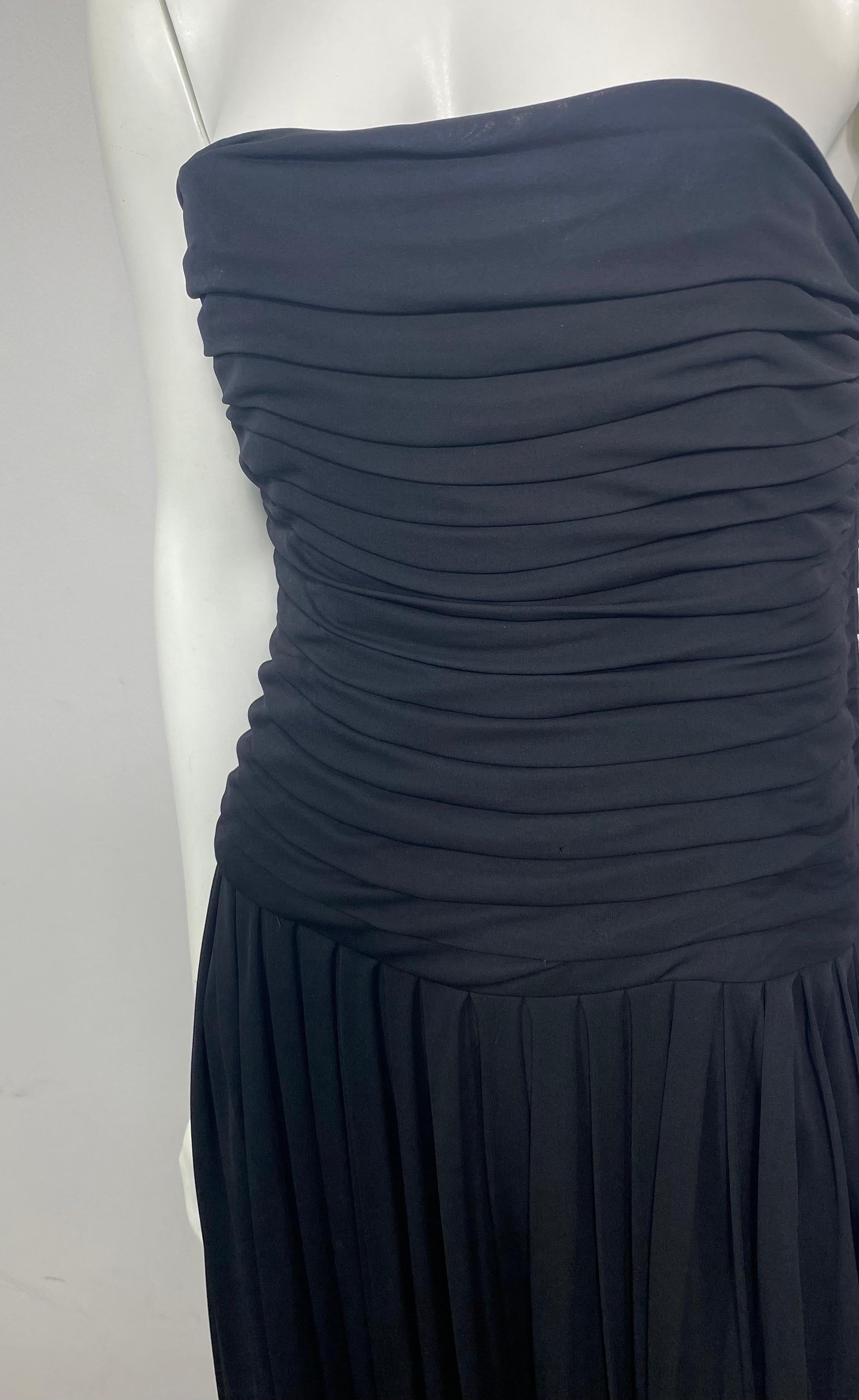 Lanvin 1970's Schwarz Verschluss Plissee Matte Jersey Trägerlos Langes Kleid-Größe 40 Damen im Angebot