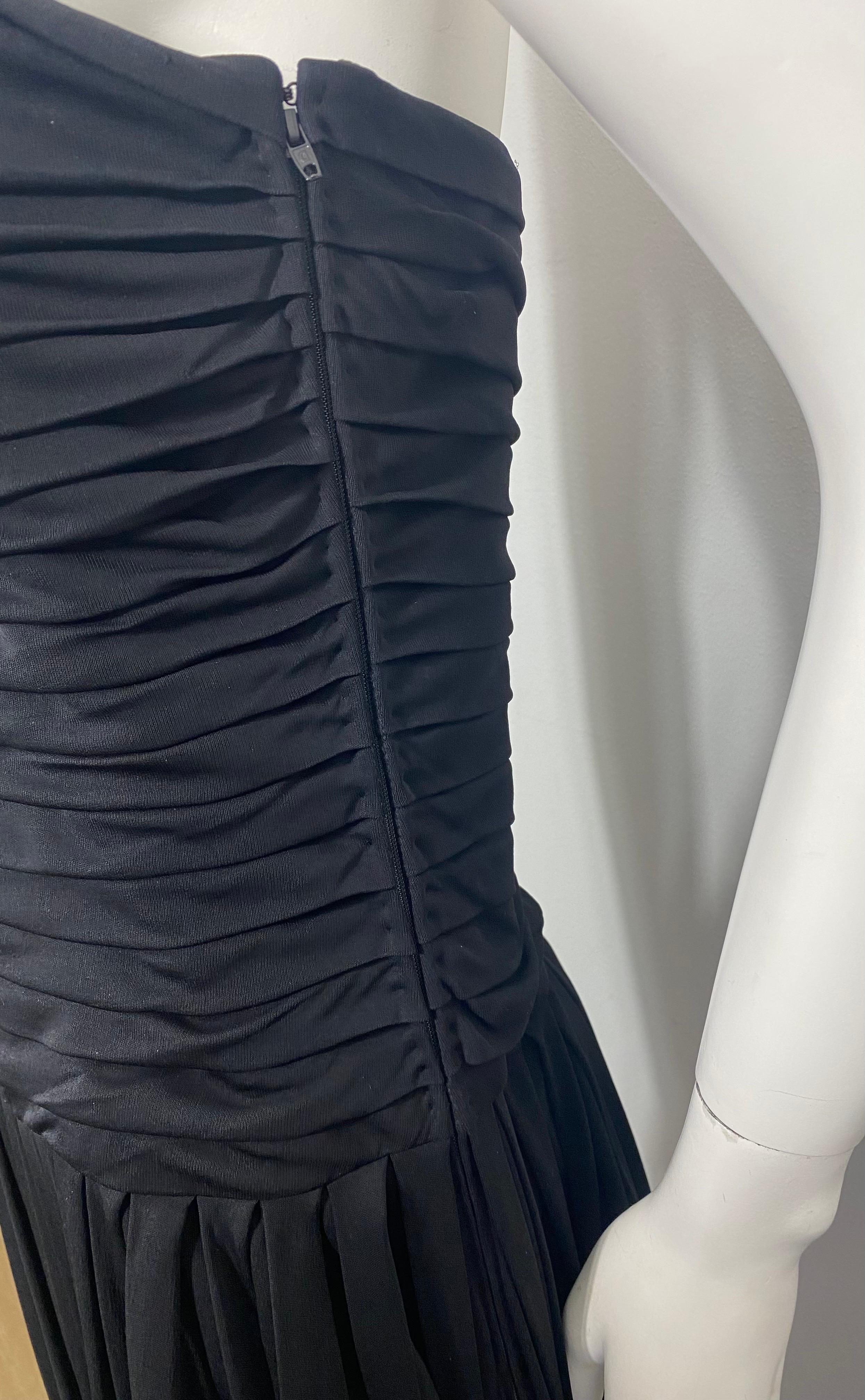 Lanvin 1970's Schwarz Verschluss Plissee Matte Jersey Trägerlos Langes Kleid-Größe 40 im Angebot 1