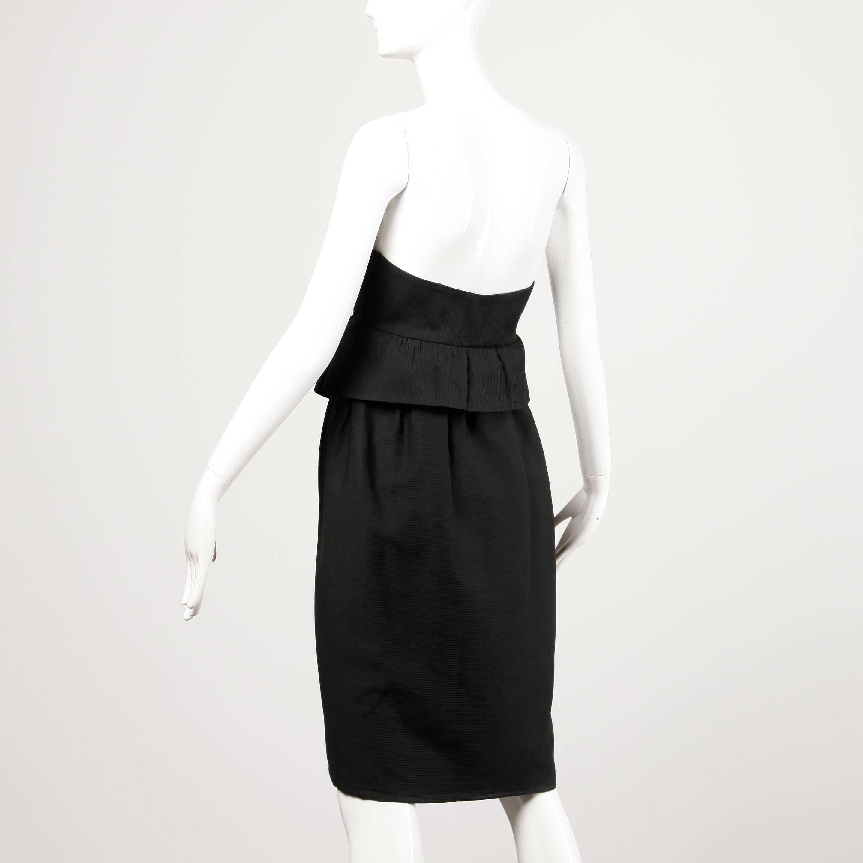 Lanvin - Petite robe noire vintage sans bretelles avec péplum, années 1980 Pour femmes en vente