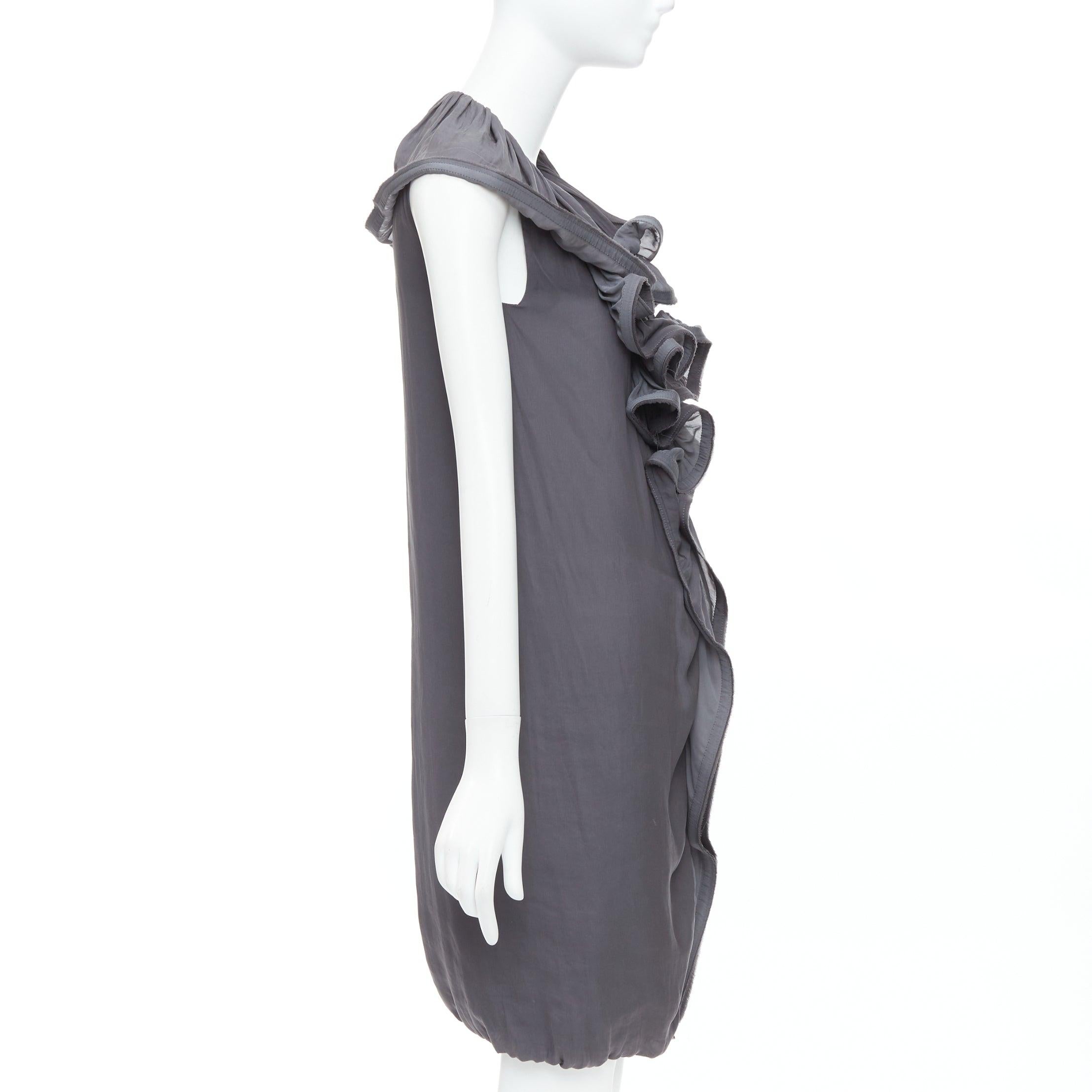 LANVIN 2008 grey silky trimmed ruffle collar V neck knee dress FR34 XS In Good Condition For Sale In Hong Kong, NT