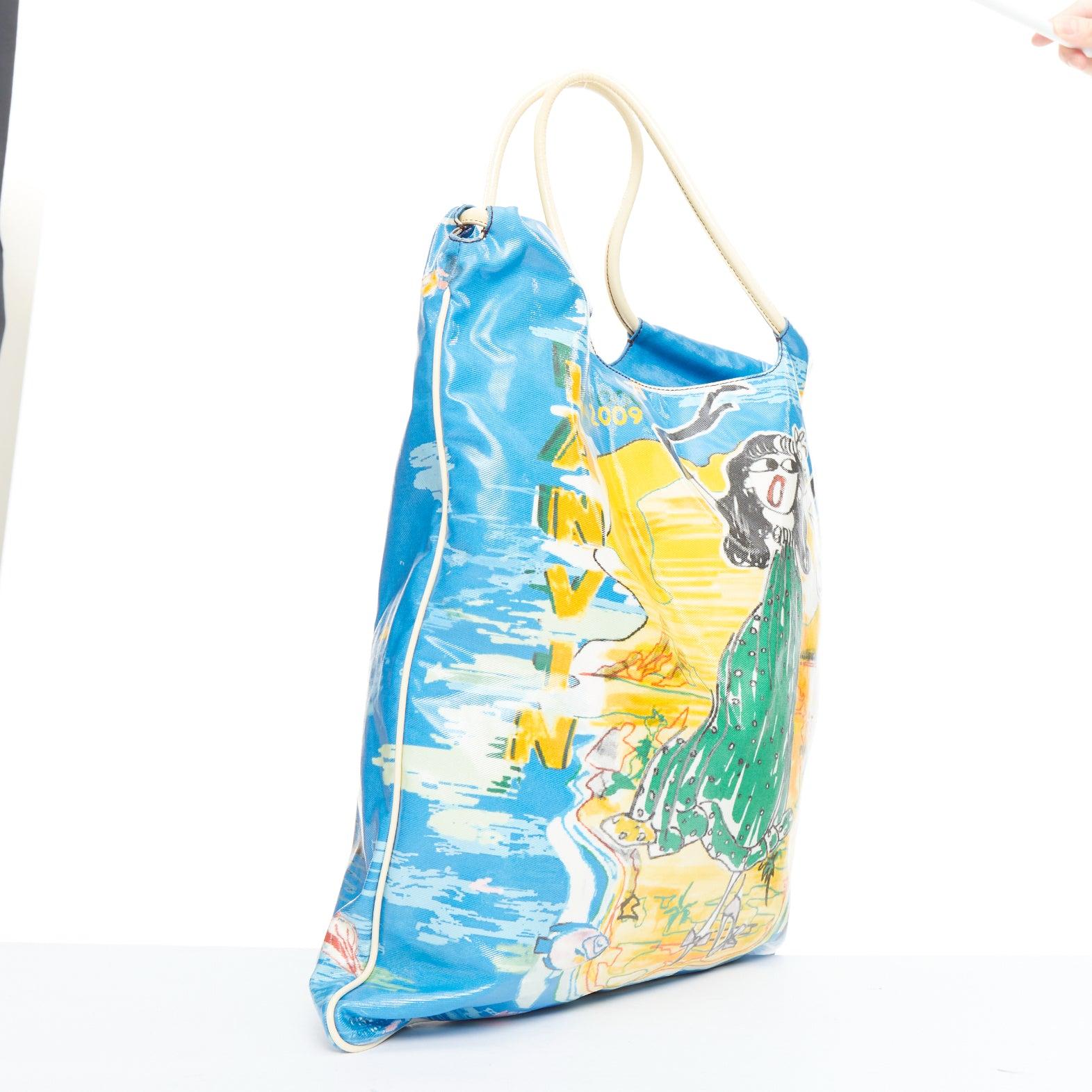 Gris LANVIN 2009 - Sac fourre-tout en toile laminée avec impression de dessins animés et de chants bleus en vente