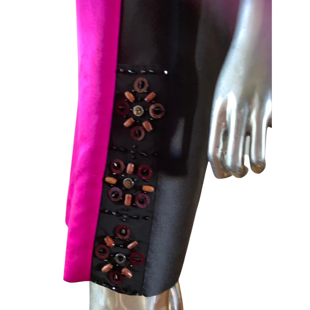 Lanvin Paris 2013 Shocking Pink & Schwarzes perlenbesetztes modernes Chemise-Kleid NEU 4-6 im Zustand „Gut“ im Angebot in Palm Springs, CA