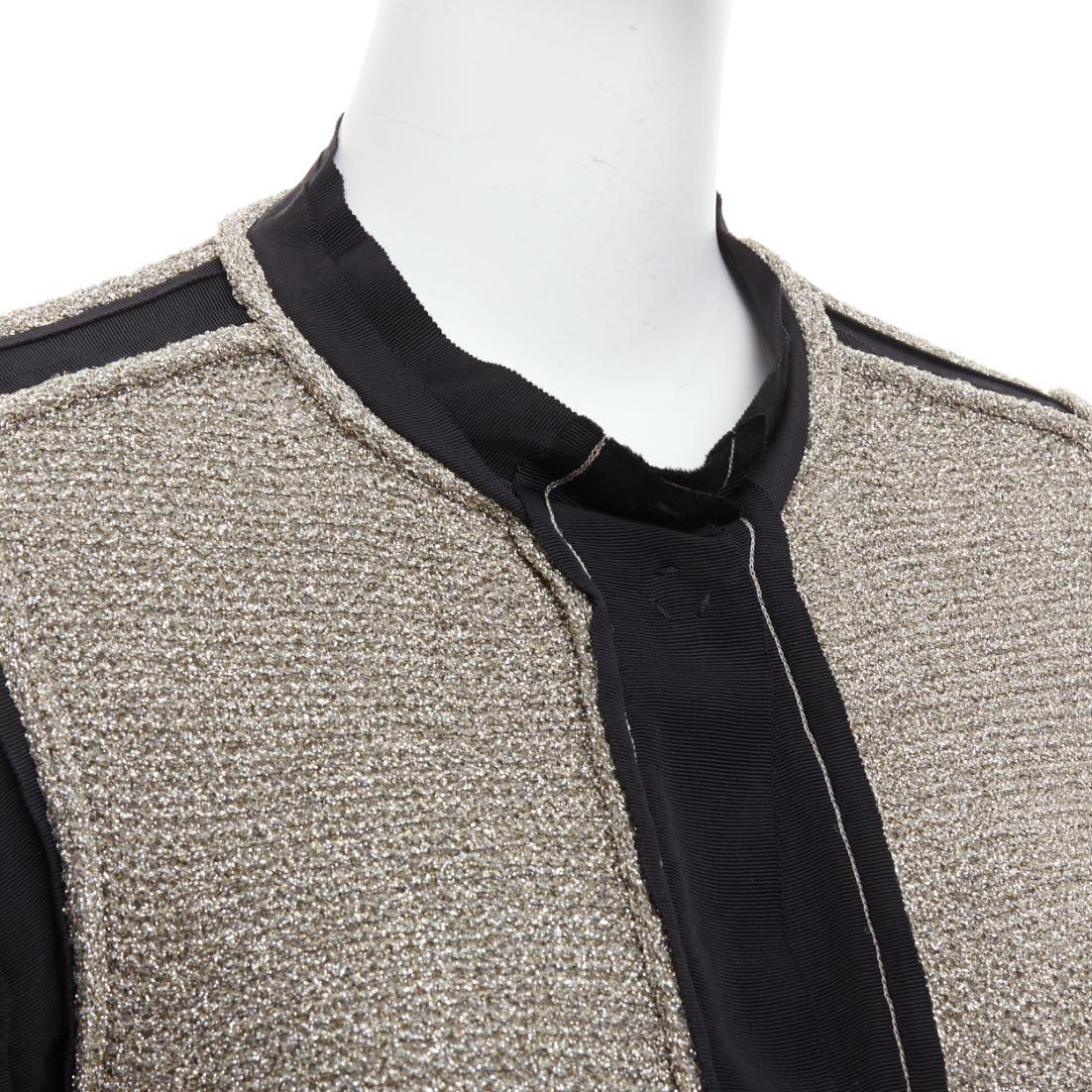 LANVIN 2014 cardigan à manches longues or métallisé garni de noir S
Référence : NKLL/A00331
Marque : Lanvin
Designer : Alber Elbaz
Collection : 2014
Matière : Polyamide, mélange
Couleur : or, noir
Motif : Solide
Fermeture : boutons-pression
Fabriqué
