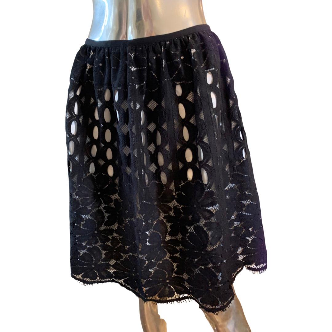 Lanvin Paris 2015 Collection Black Lace Lined Skirt by Alber Elbaz. NWT Size 6 For Sale 1