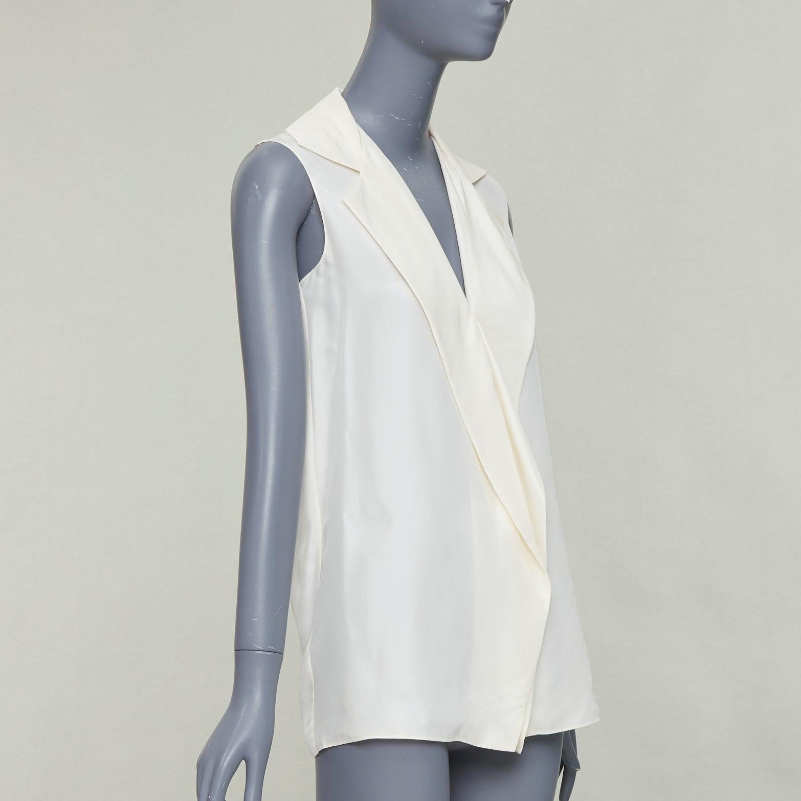 LANVIN 2015 cremefarbene Seide mit breitem Revers und tiefem Ausschnitt ärmelloses Blusentop FR34 XS (Grau) im Angebot
