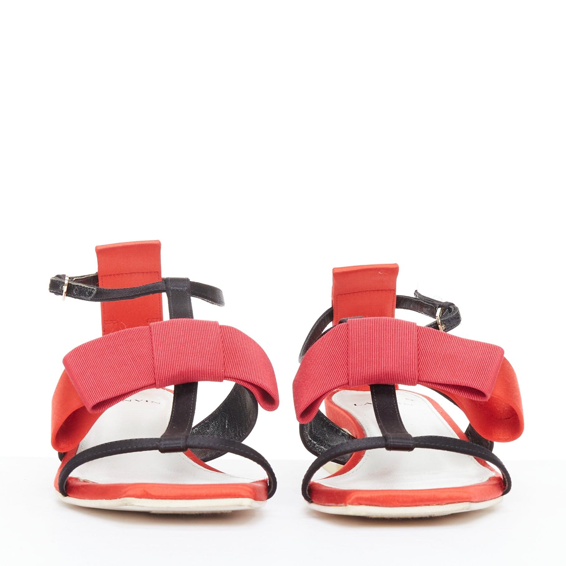 Rosso LANVIN 2018 Runway bow embellished red satin T-strap chunky sandals EU37 in vendita