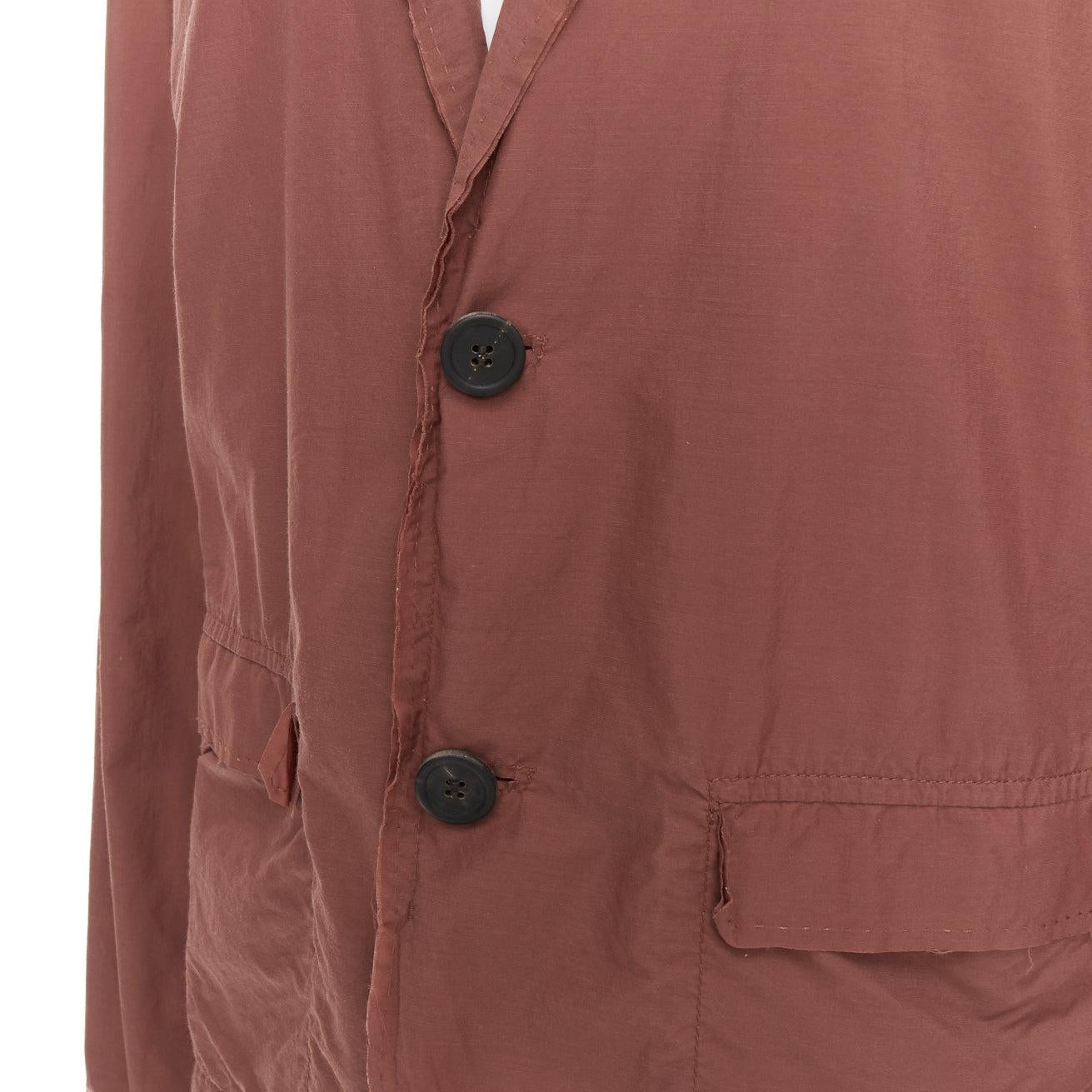 LANVIN Alber Elbaz brick red nylon cotton raw edge relaxed blazer US40 L
Reference: CNLE/A00413
Brand: Lanvin
Designer: Alber Elbaz
Material: Nylon, Cotton
Color: Red
Pattern: Solid
Closure: Button
Extra Details: Raw edge effect.
Made in: