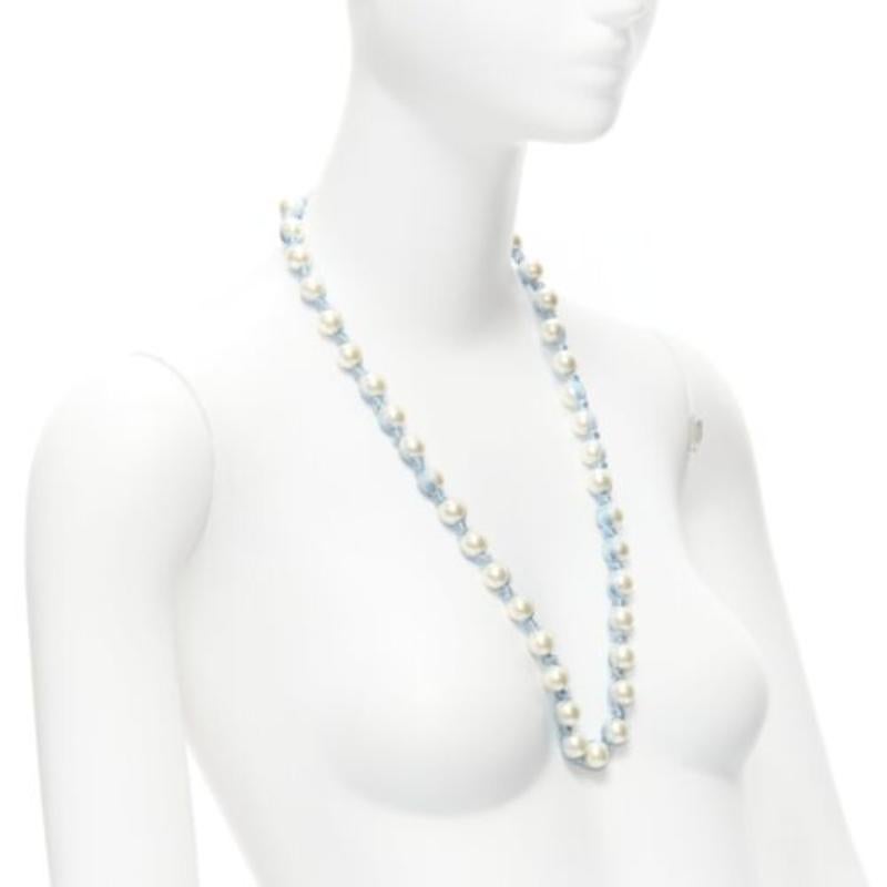 LANVIN Alber Elbaz - collana lunga con nastro di seta blu e perle crema In condizioni ottime in vendita a Hong Kong, NT