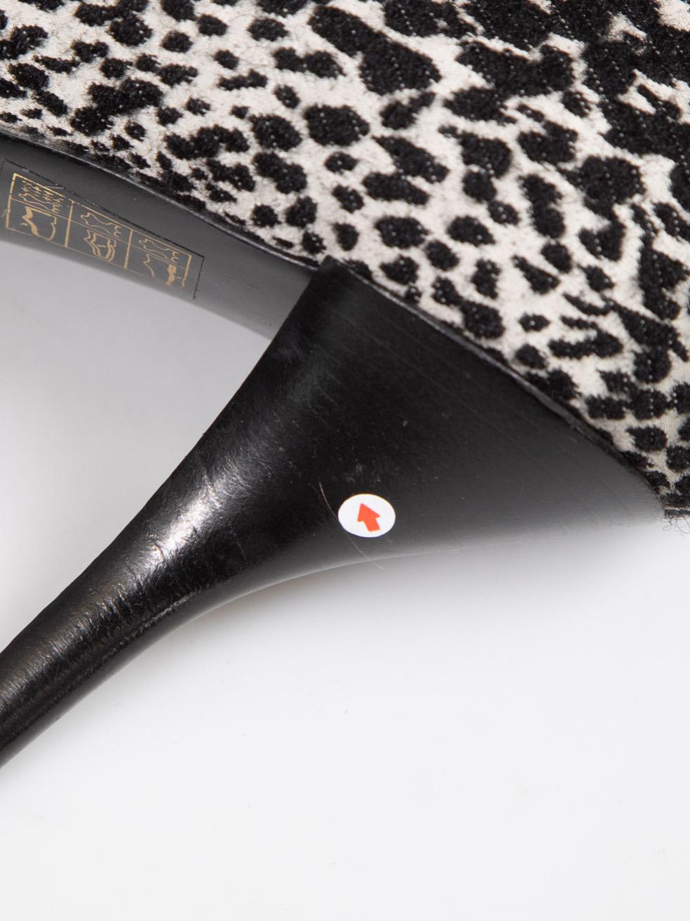 Lanvin Animal Print Leather Trim Buckle Pumps Size IT 40.5 For Sale 2