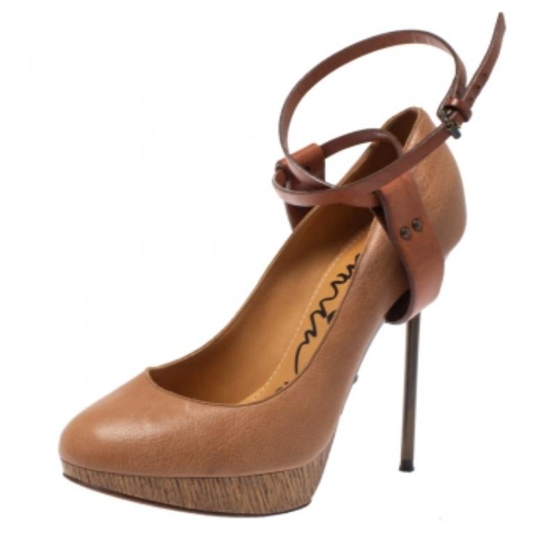 Lanvin Beige/Brown Leather Ankle Strap Platform Pumps 39 In Good Condition For Sale In Dubai, Al Qouz 2