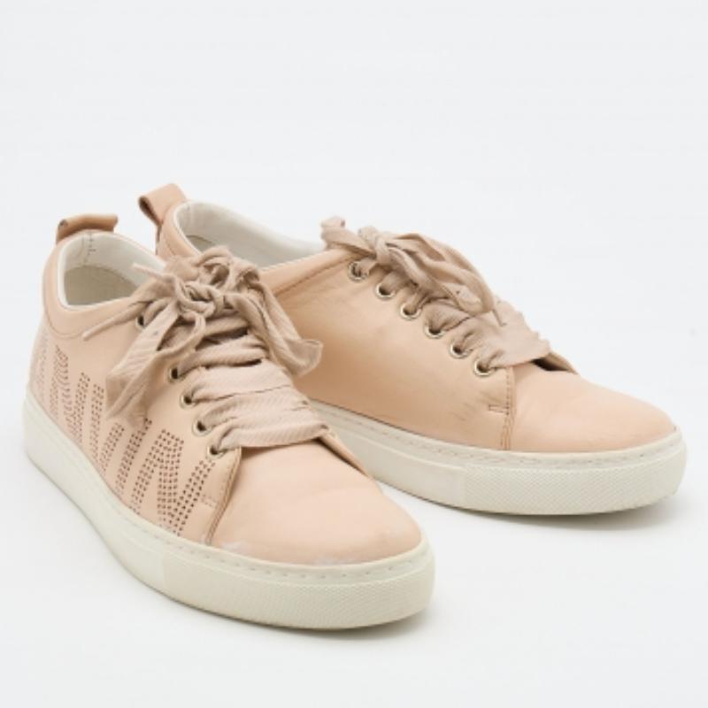 Baskets basses Lanvin en cuir beige perforé avec logo, taille 37 Pour femmes en vente
