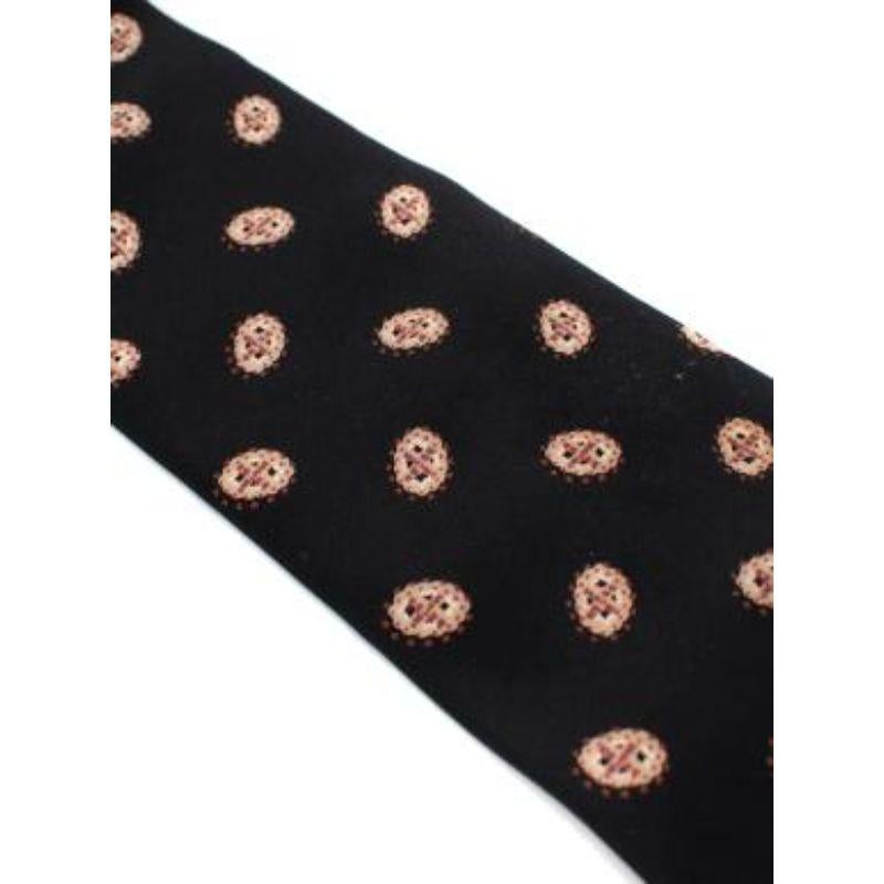 Lanvin Black Beige Oval Abstract Print Silk Tie

- Black silk tie
- All-over burgundy and beige abstract oval-shaped print

Materials:
Silk

Made in Italy
Dry clean only

PLEASE NOTE, THESE ITEMS ARE PRE-OWNED AND MAY SHOW SIGNS OF BEING STORED EVEN