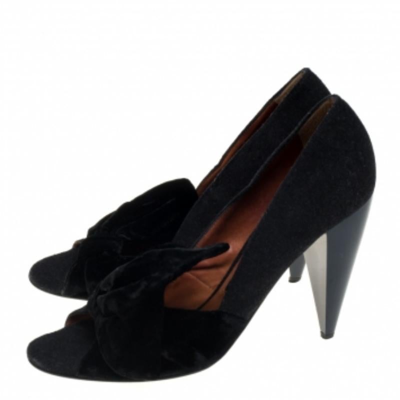 Lanvin Black Felt And Velvet Bow Embellished Open Toe Pumps Size 40 In Fair Condition For Sale In Dubai, Al Qouz 2