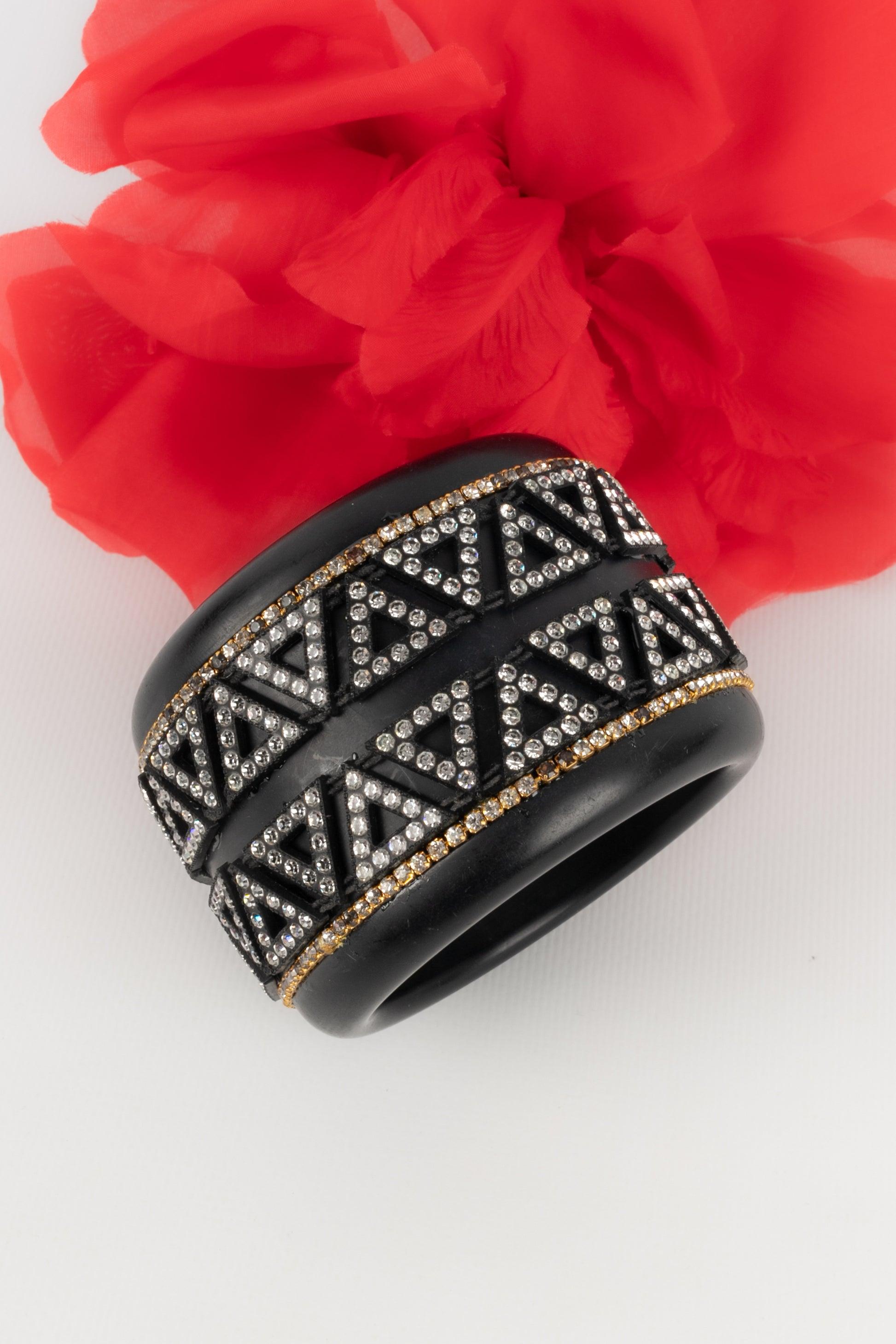 Lanvin Black Galalith Cuff Bracelet Ornamented with Rhinestones For Sale 3