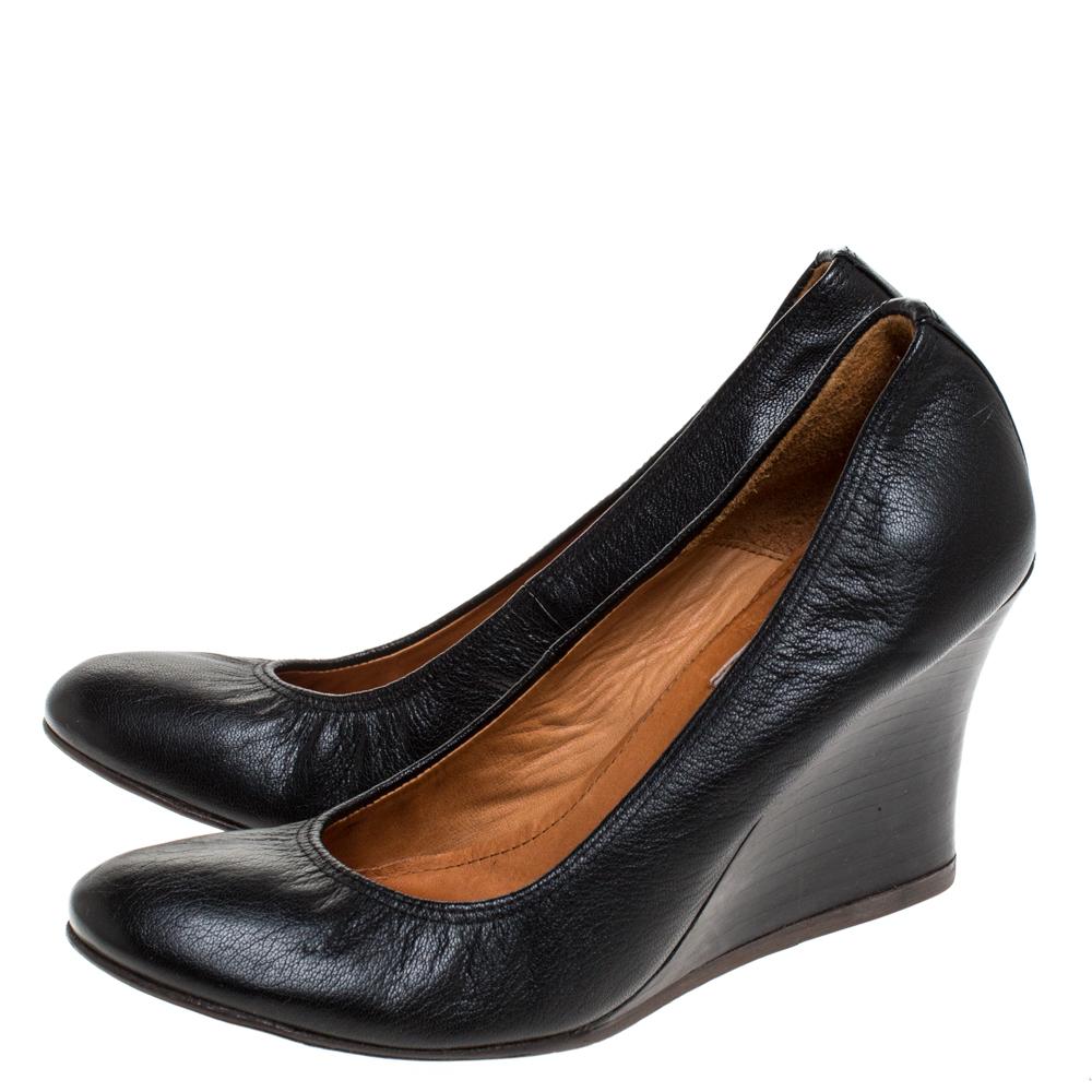 Lanvin Black Leather Scrunch Wedge Pumps Size 37 For Sale 1