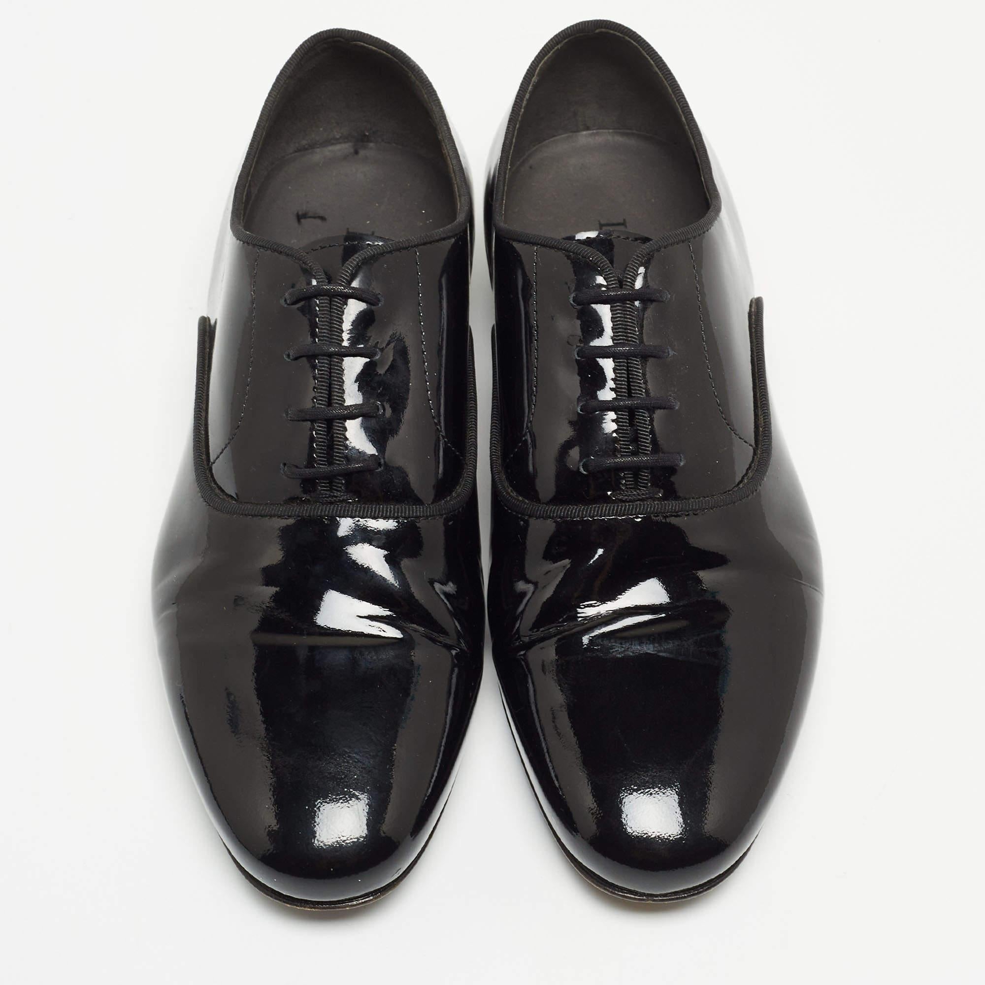 Lanvin Schwarzes Lackleder Spitzen- Oxford Größe 35.5 im Zustand „Gut“ im Angebot in Dubai, Al Qouz 2